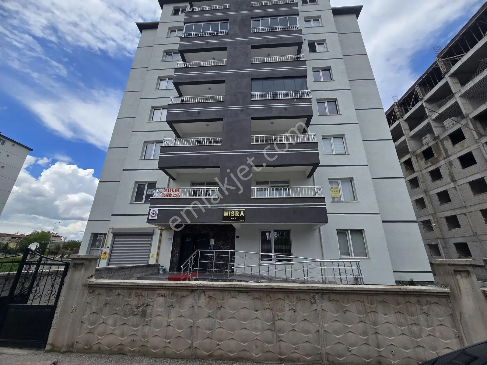 Alsancak'ta Merkezi Bölgede Sıfır 3+1 Daire - Görsel 19