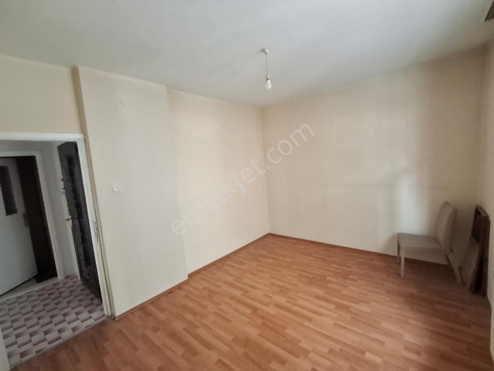 Cadde Üzeri Merkezi Bölgede 3+1 Kiralık Daire - Görsel 3