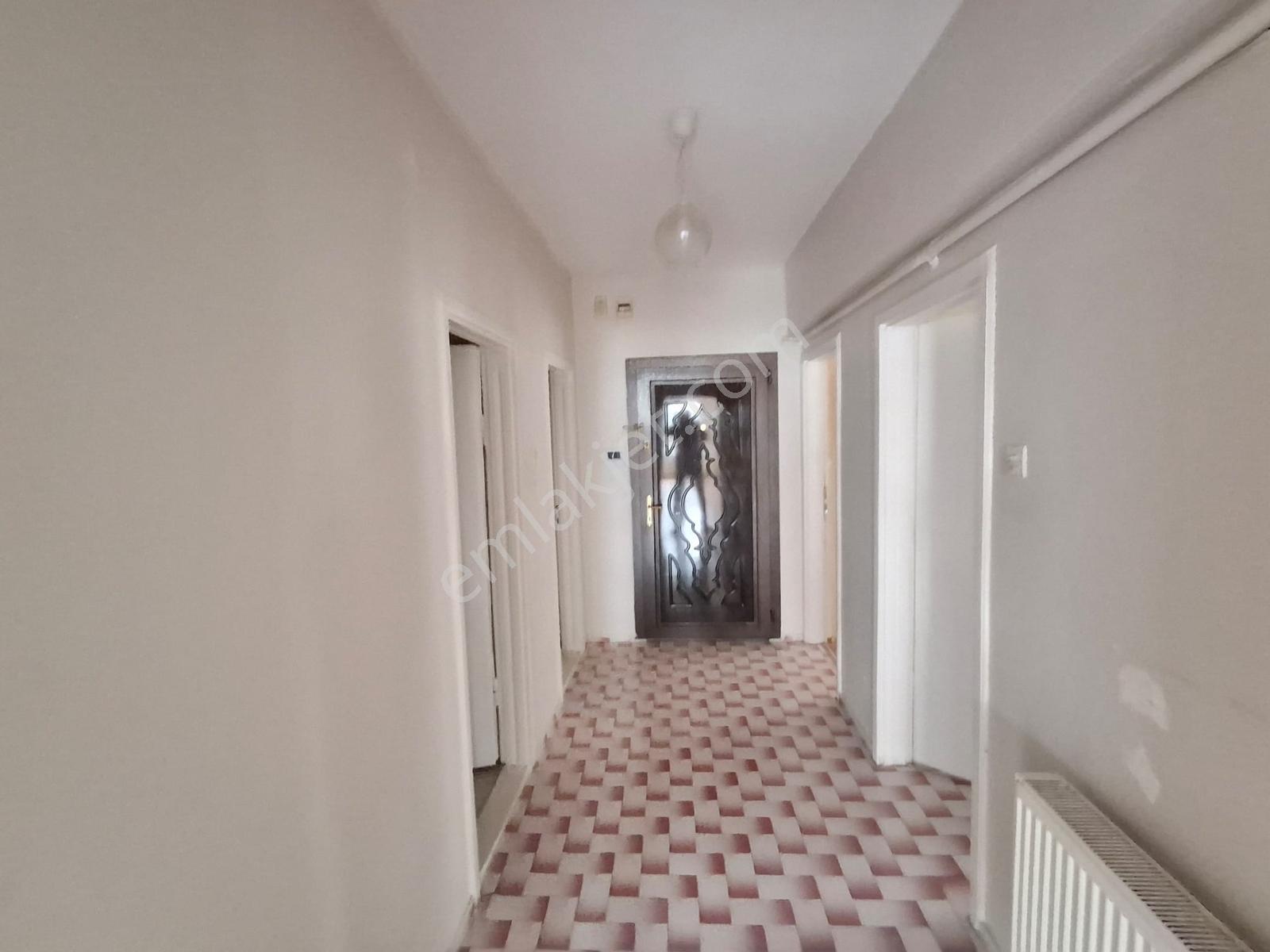 Cadde Üzeri Merkezi Bölgede 3+1 Kiralık Daire - Görsel 16