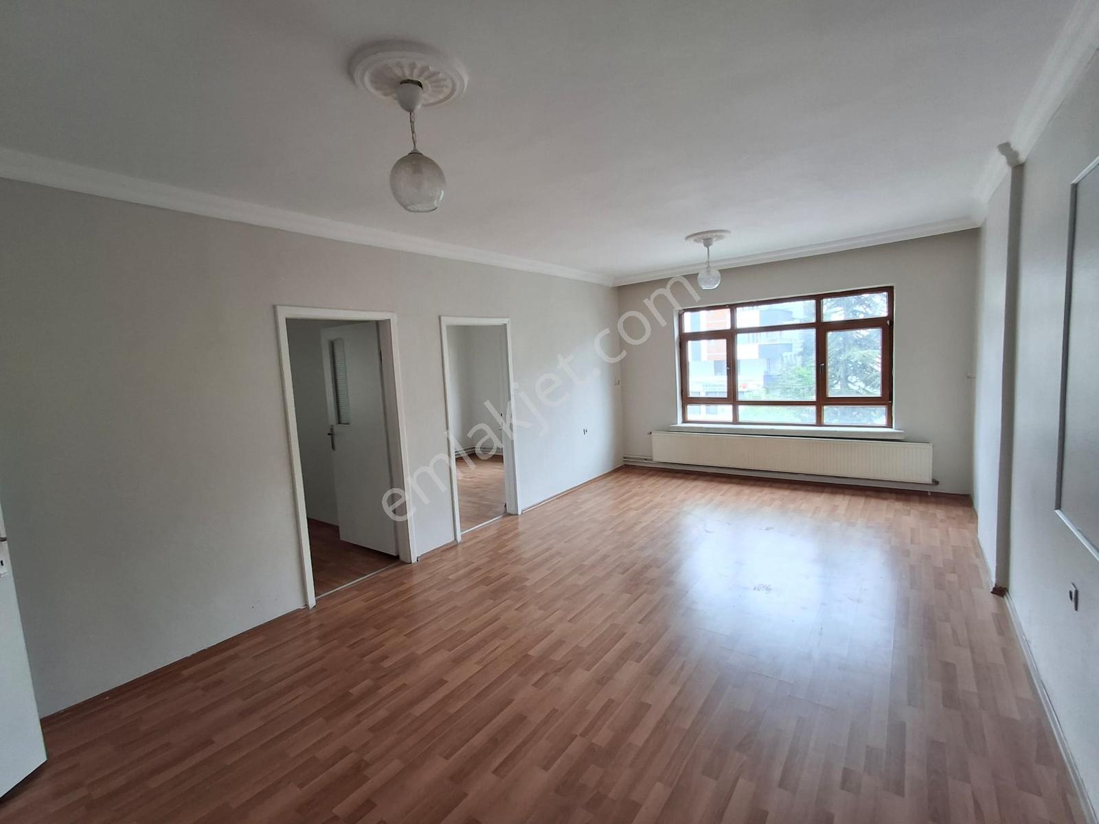 Cadde Üzeri Merkezi Bölgede 3+1 Kiralık Daire - Görsel 5