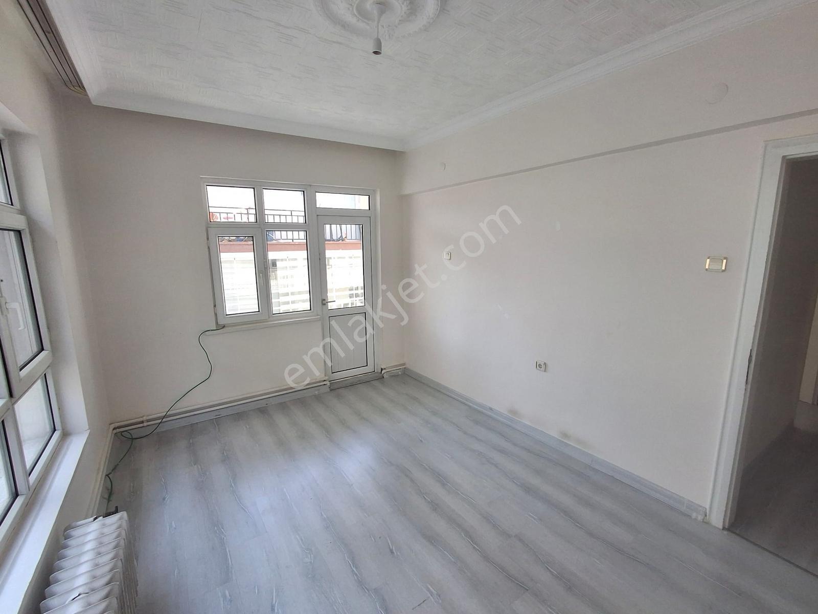 Karargahtepe Mahallesinde Bağımsız Salon 3+1 Kiralık Daire - Görsel 7