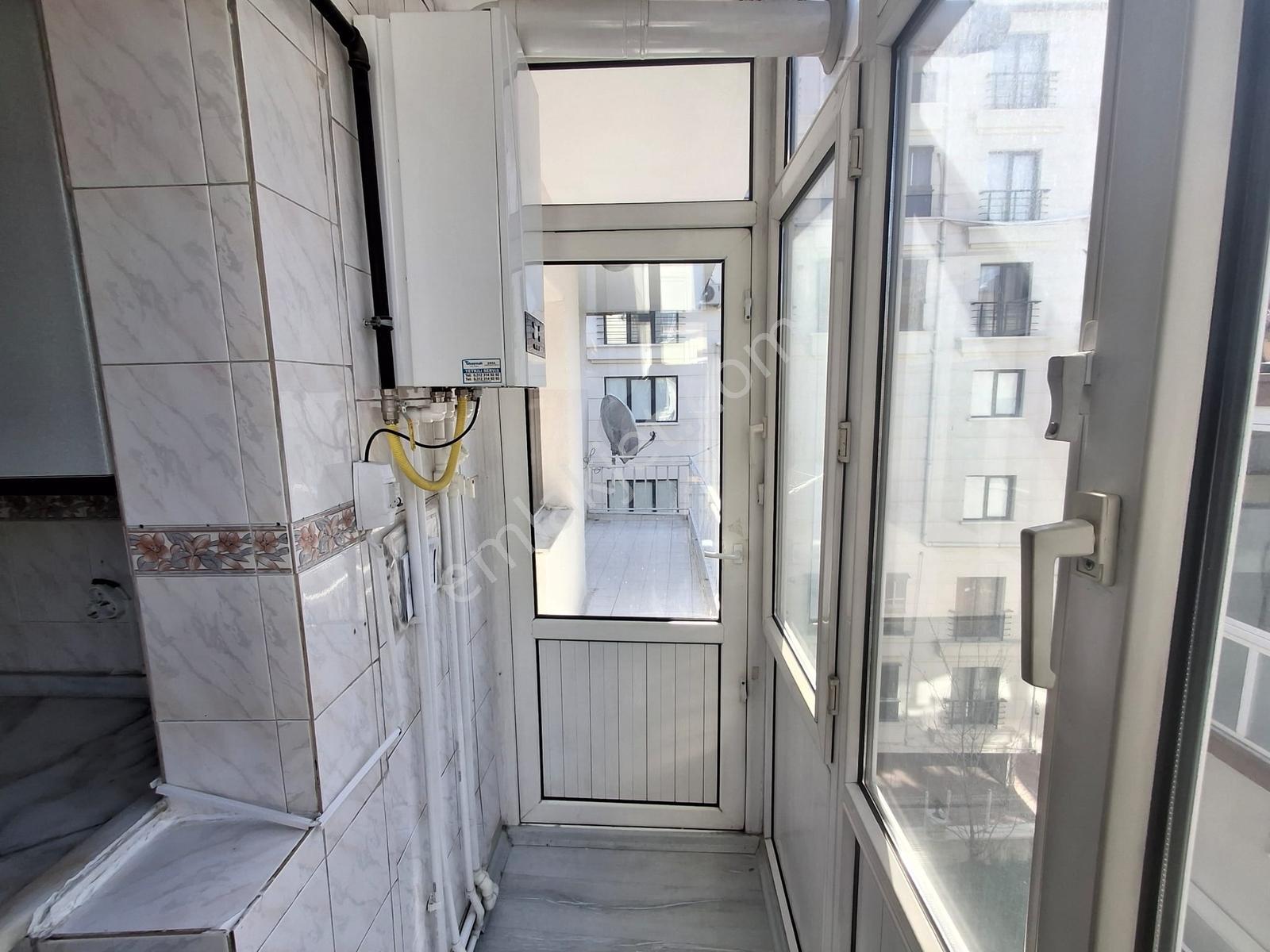 Karargahtepe Mahallesinde Bağımsız Salon 3+1 Kiralık Daire - Görsel 8