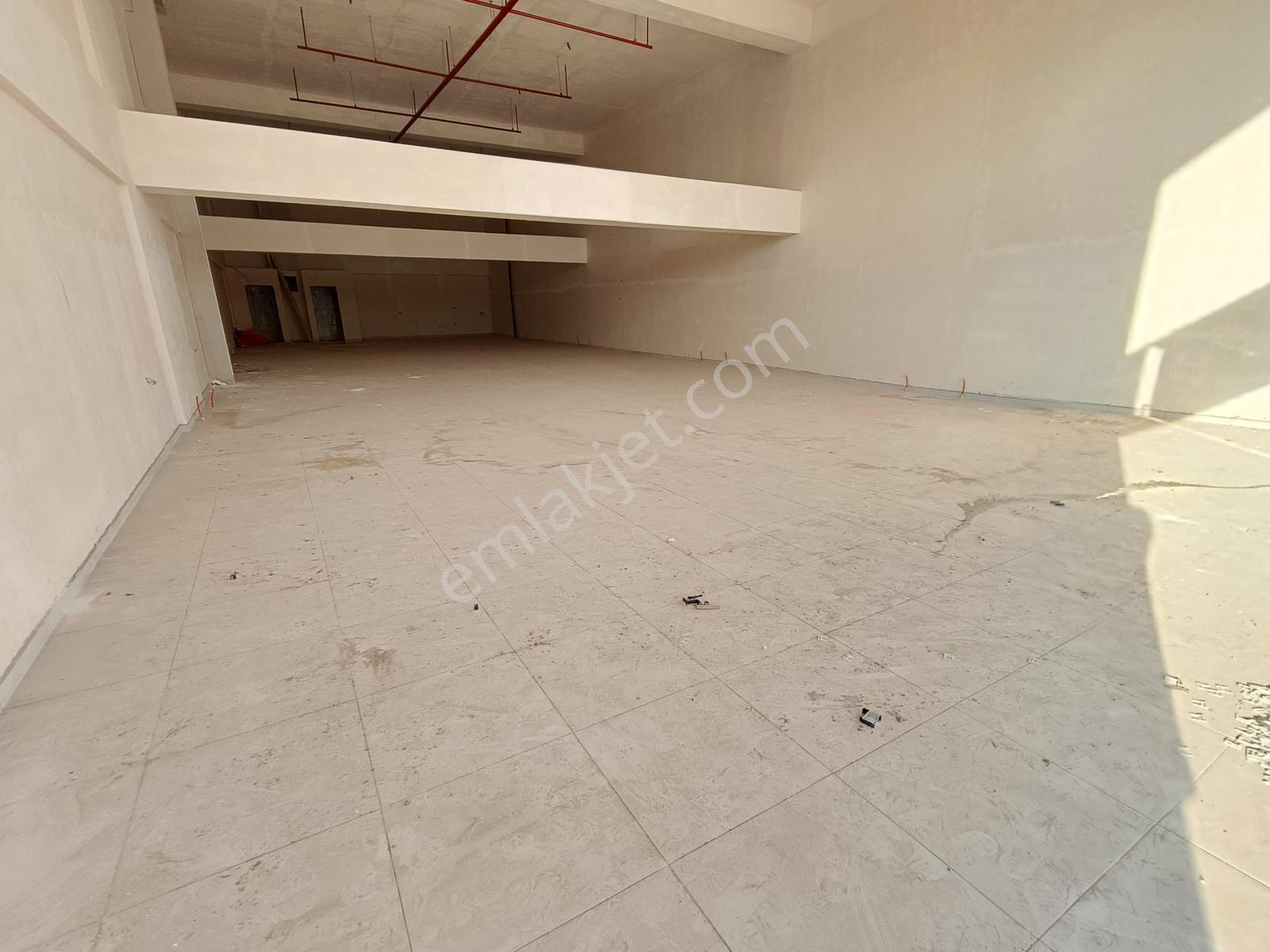 Asma Tavanlı 300 M2 Her İşe Uygun Kiralık Dükkan - Görsel 19