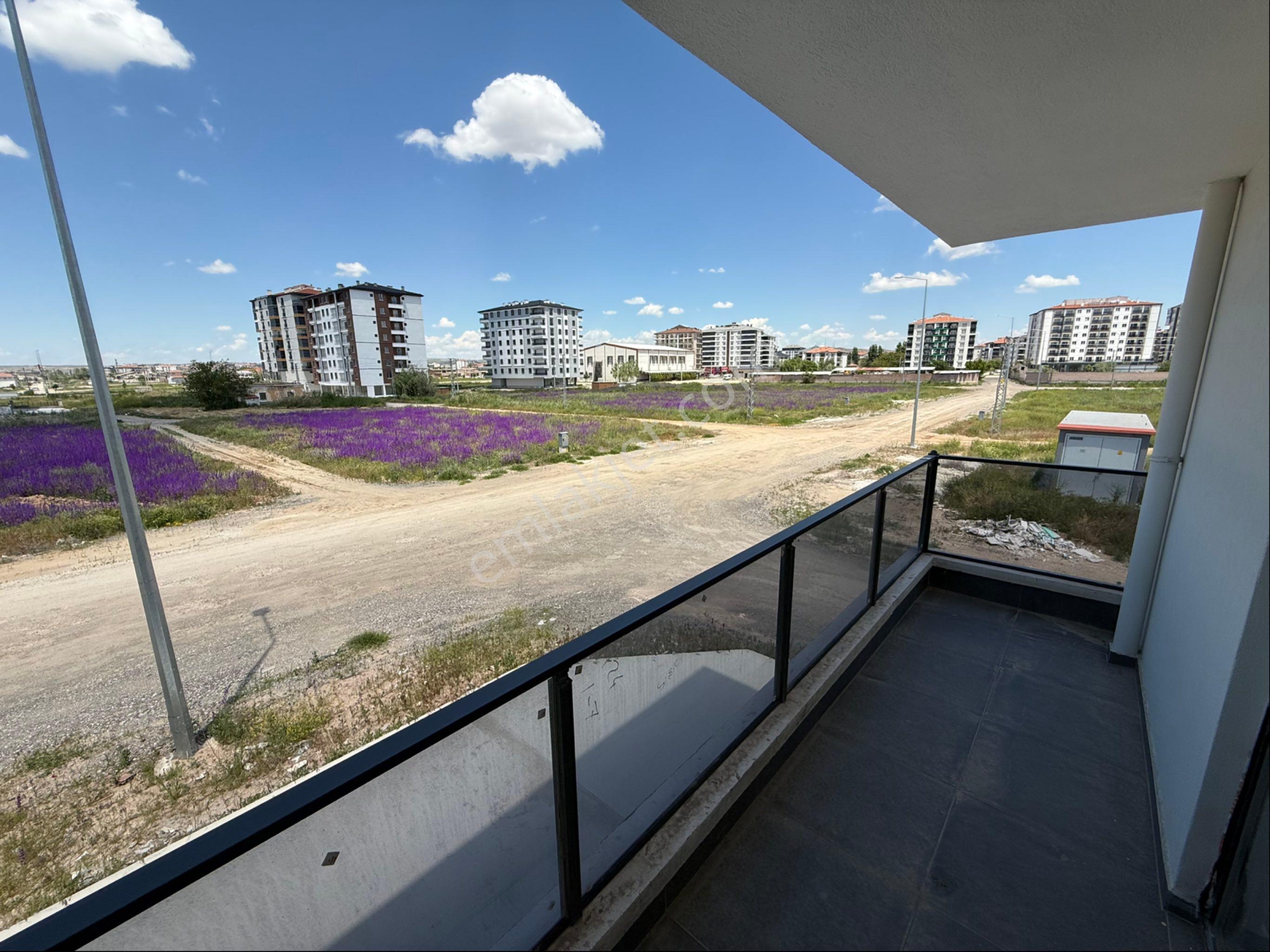 Han Gayrimenkulden Tacin'de Site İçerisinde 2+0 Kiralık Daire - Görsel 15