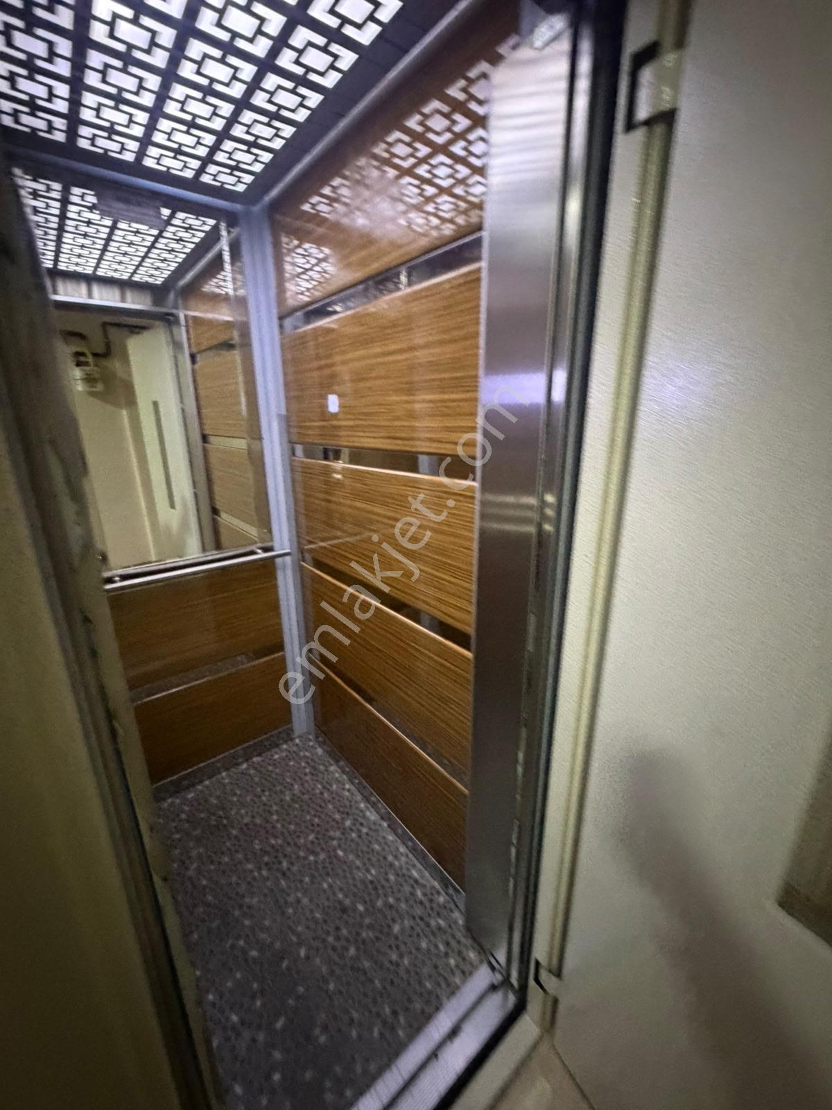 Şeref Emlak Satılık Bahçeli Bahçekatı Daire 3,850,000 Tl - Görsel 16
