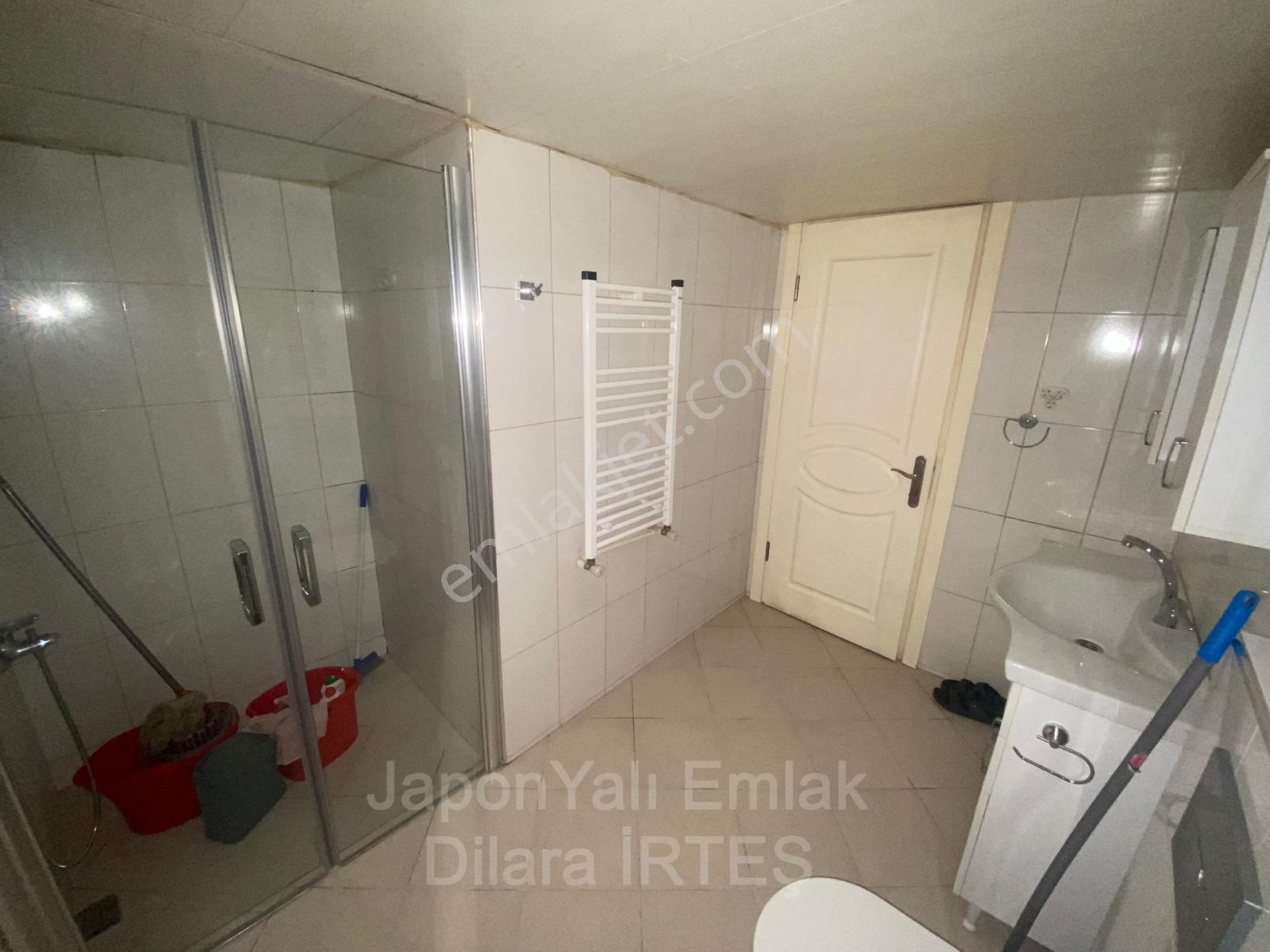 Mithatpaşa Cad. Köprü Durağında Cadde Üzerinde Kiralık Daire - Görsel 16