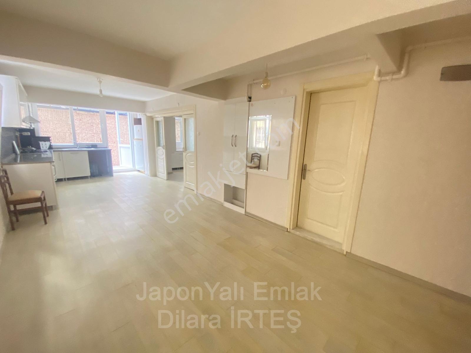 Mithatpaşa Cad. Köprü Durağında Cadde Üzerinde Kiralık Daire - Görsel 4