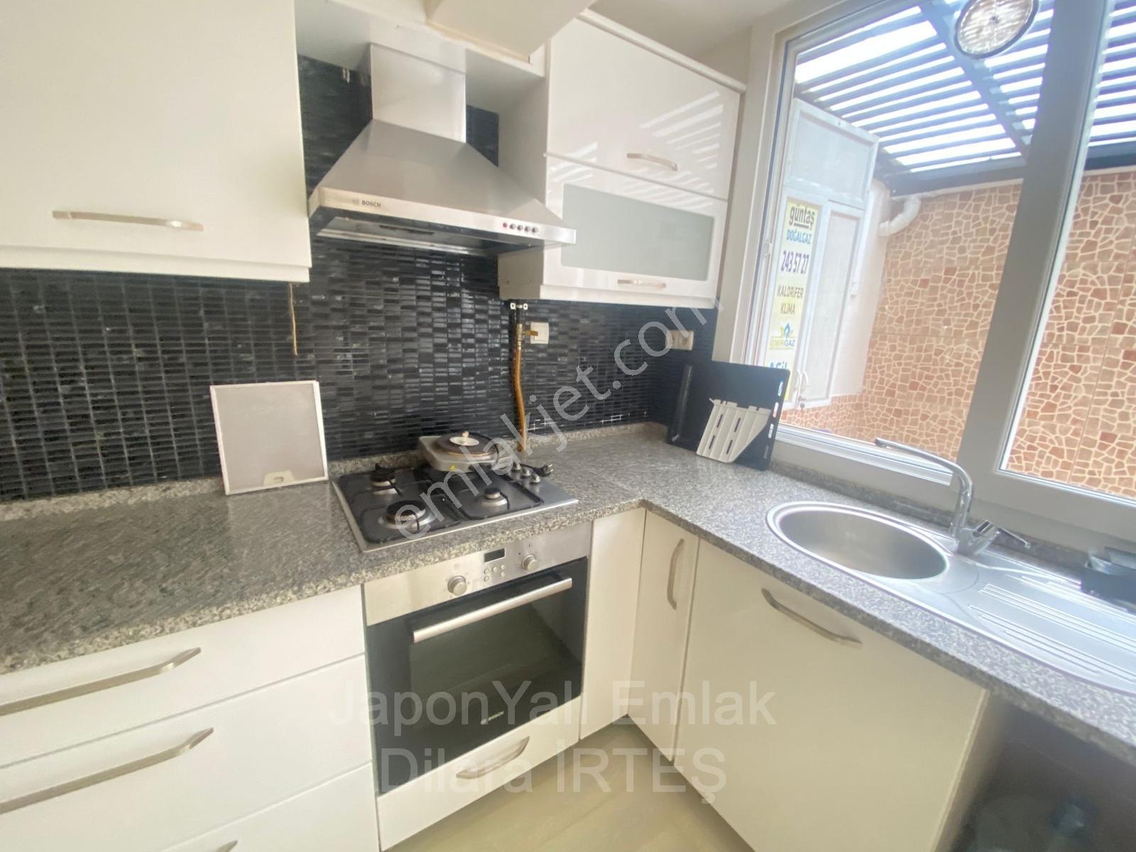 Mithatpaşa Cad. Köprü Durağında Cadde Üzerinde Kiralık Daire - Görsel 9