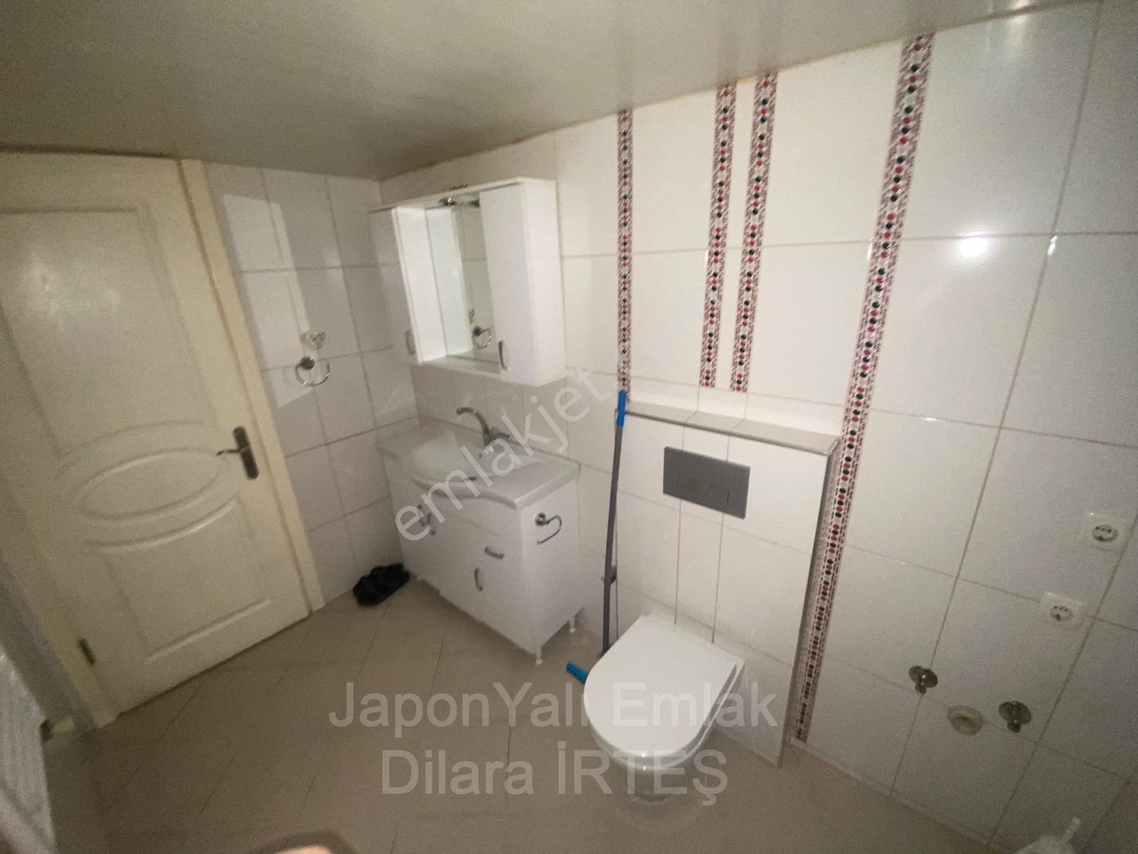 Mithatpaşa Cad. Köprü Durağında Cadde Üzerinde Kiralık Daire - Görsel 17