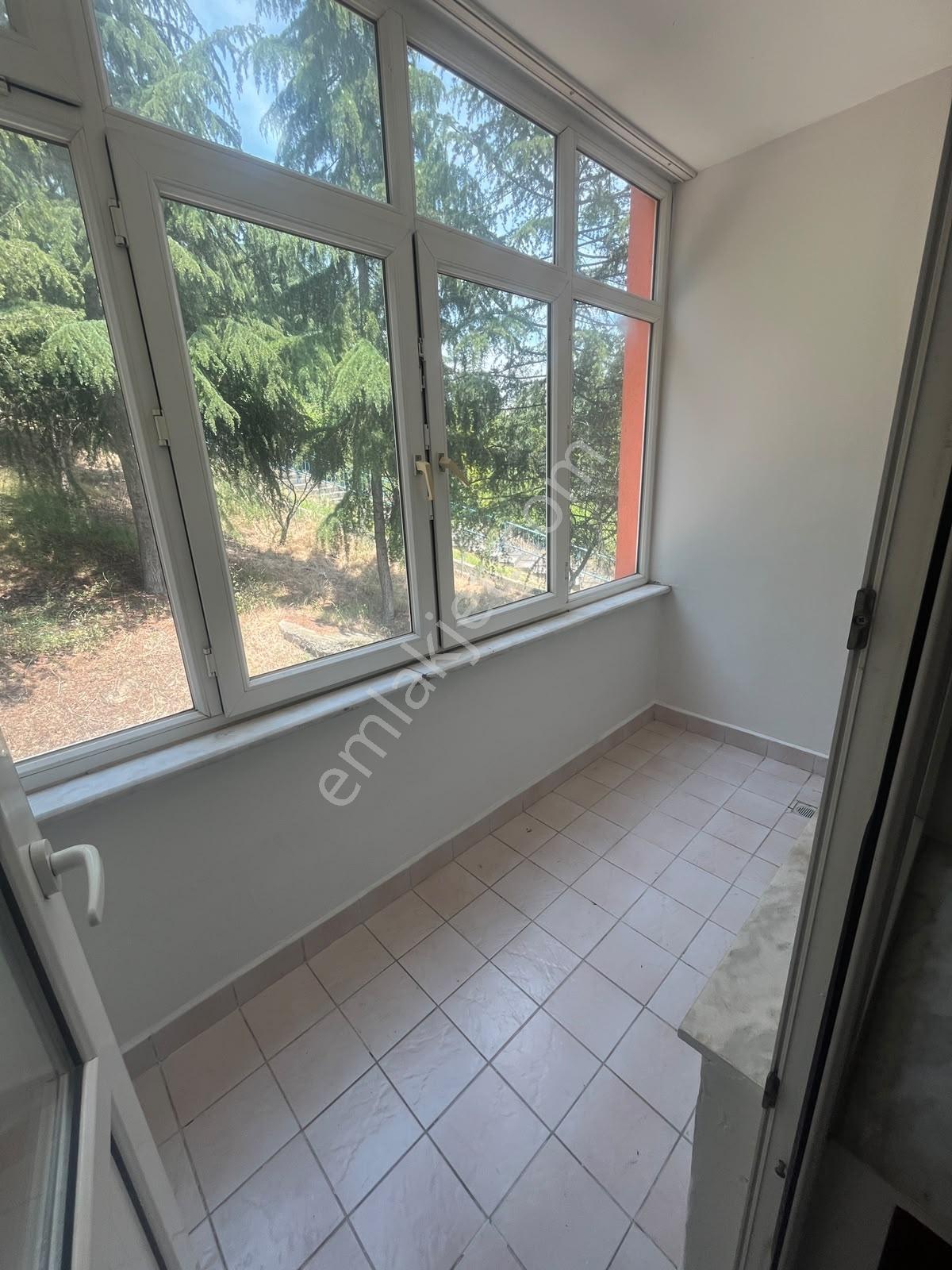Yuvam Akarca Konutlarında Boyalı Temiz Kiralık 3+1 Daire - Görsel 21