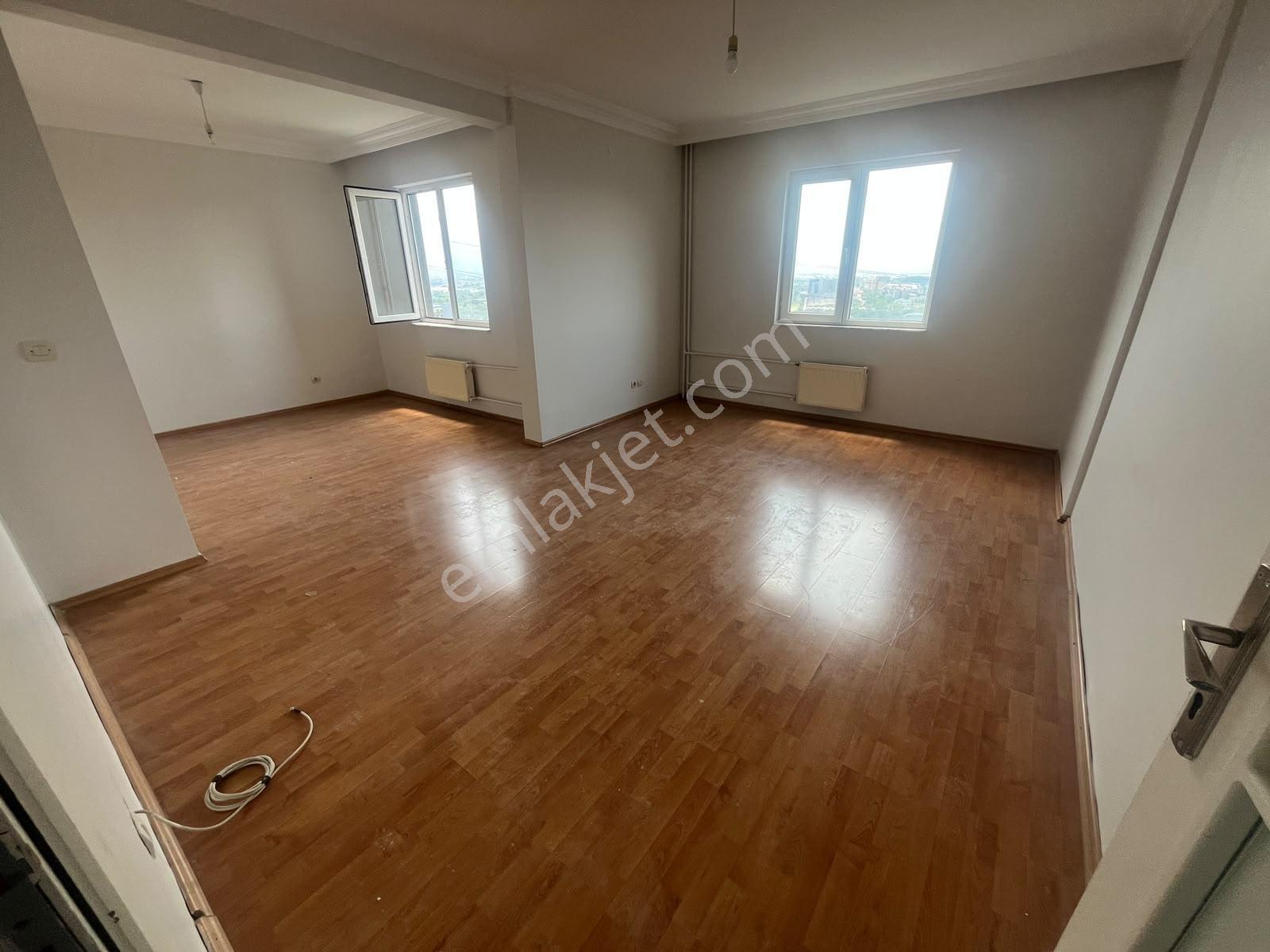 Yuvam Akarca Konutlarında Boyalı Temiz Kiralık 3+1 Daire - Görsel 28