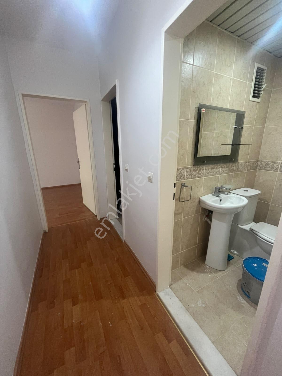 Yuvam Akarca Konutlarında Boyalı Temiz Kiralık 3+1 Daire - Görsel 24