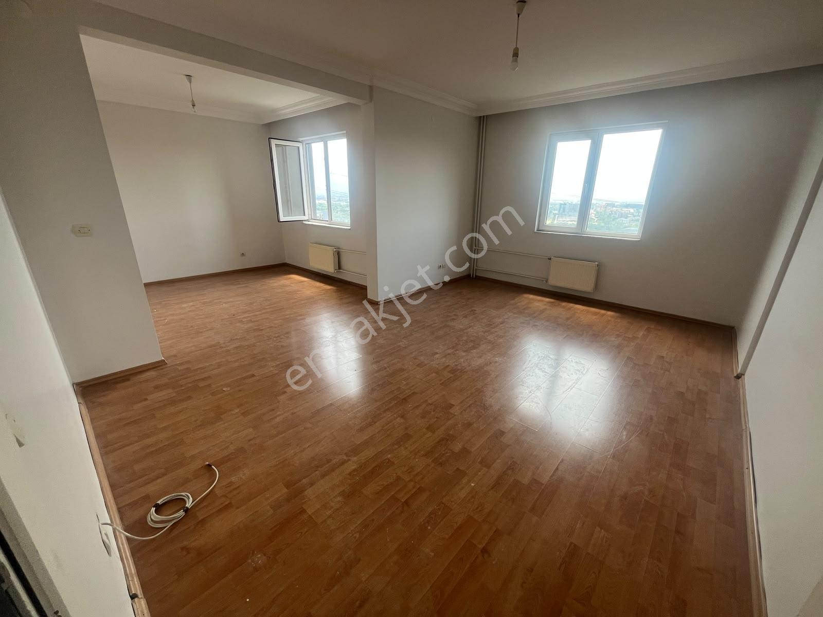 Yuvam Akarca Konutlarında Boyalı Temiz Kiralık 3+1 Daire - Görsel 35