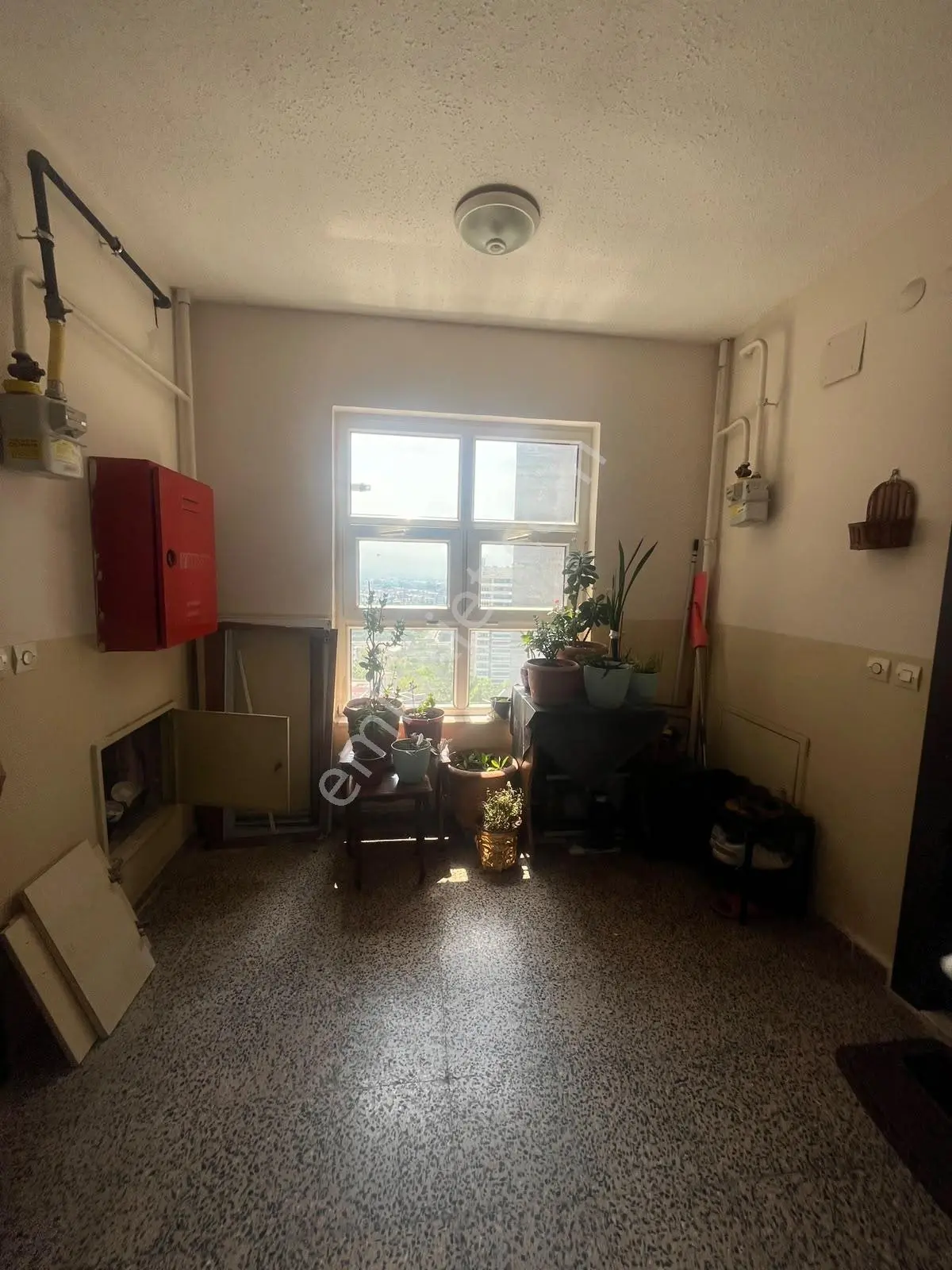 Yuvam Akarca Konutlarında Boyalı Temiz Kiralık 3+1 Daire - Görsel 3