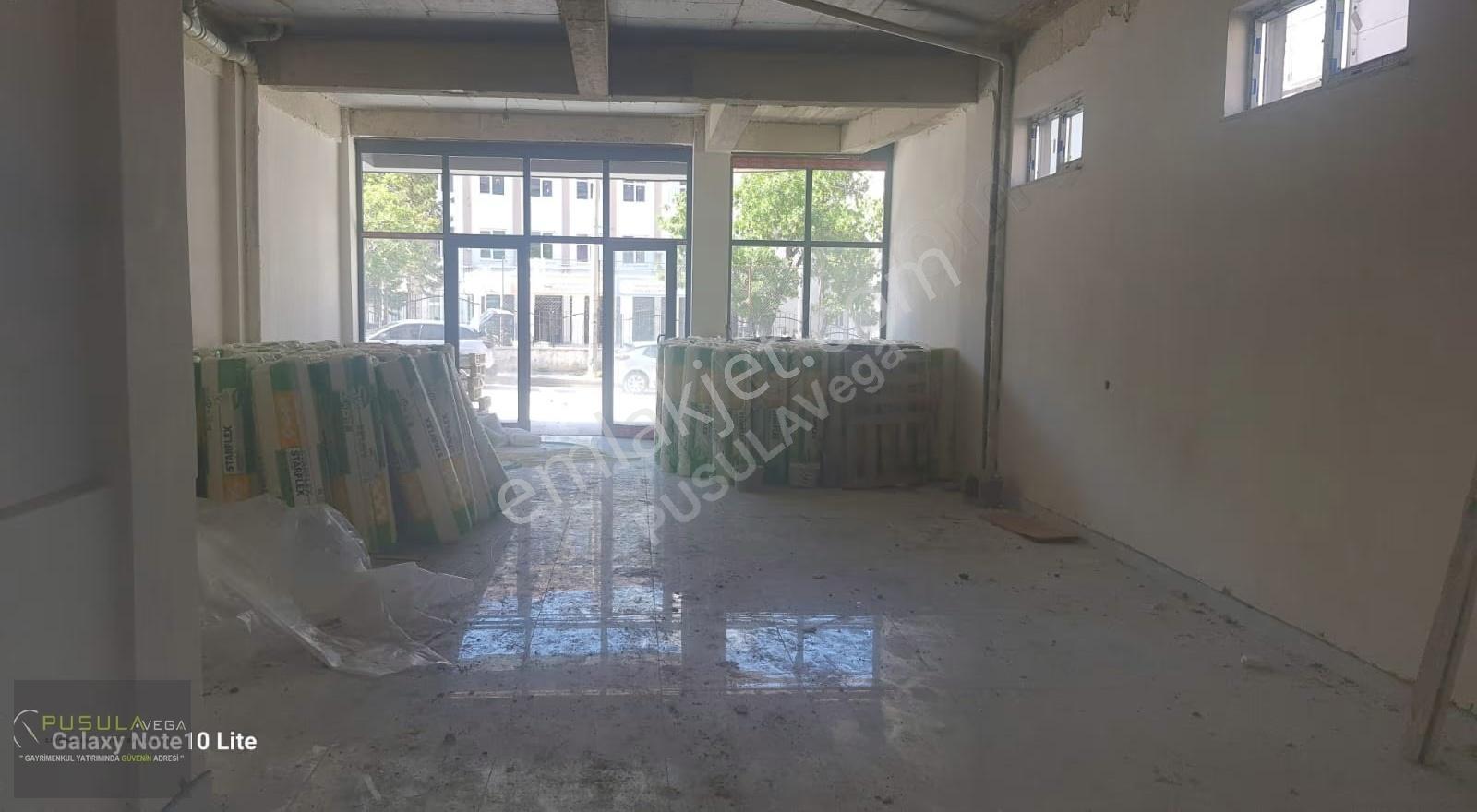 Pusulavega'dan Yenikent'de İşlek Bölgede Okul Karşısı Kiralık - Görsel 2