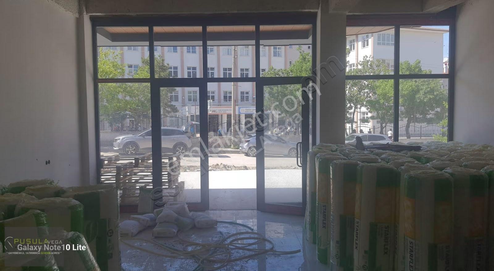 Pusulavega'dan Yenikent'de İşlek Bölgede Okul Karşısı Kiralık - Görsel 3