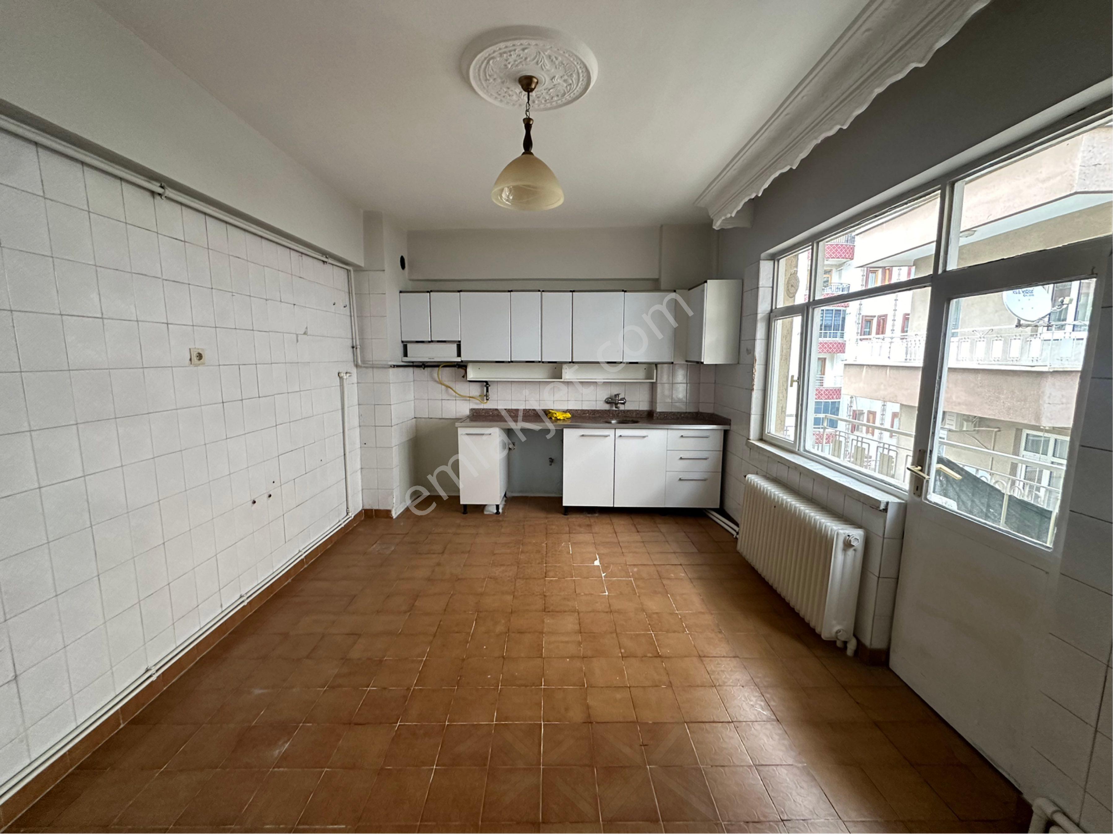 Kernek Mahallesi İpek Caddesinde 4+1 Asansörlü Kiralık Daire - Görsel 8