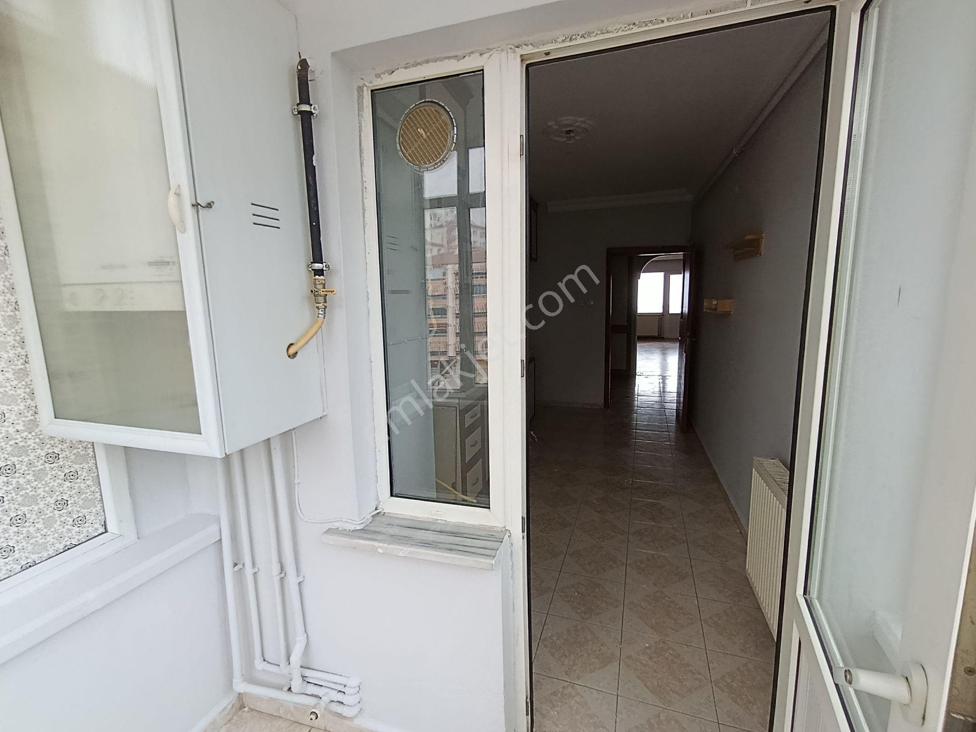 Gemlik Cumhuriyet Mah.de Deniz Manzaralı Site İçi 3+1 Kiralık Daire - Görsel 8