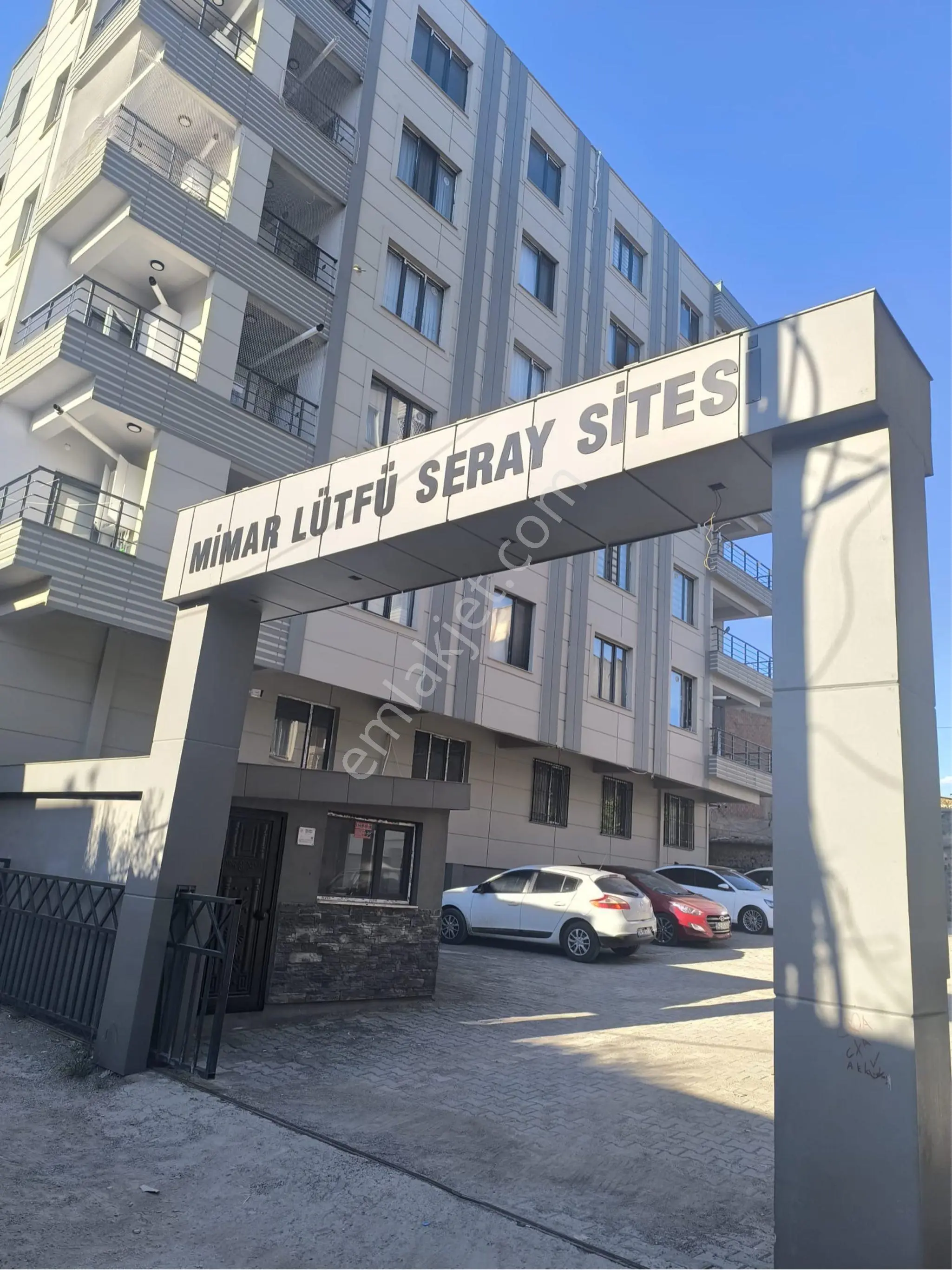 Merkezi Konumda Site İçinde Sıfır Boş Daire