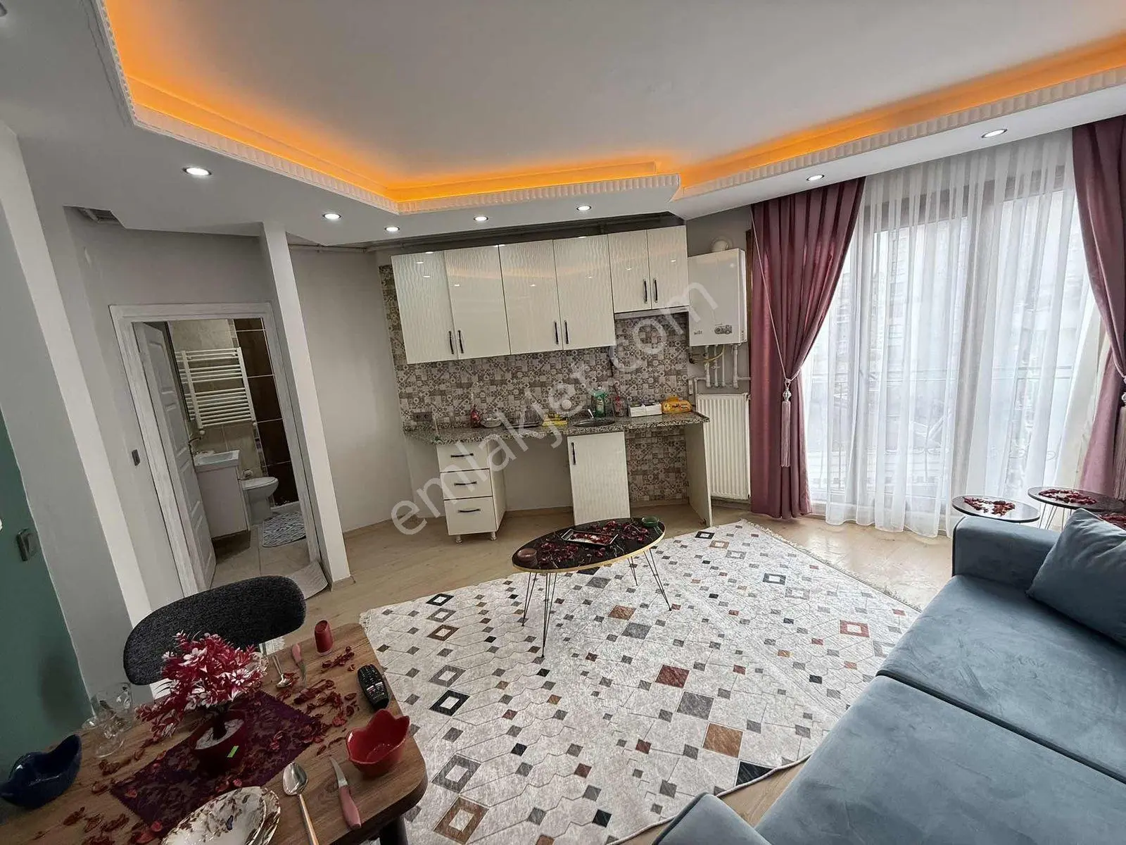 Yeni Bina Full Sıfır Eşyalı 1.kat Ferah 32bin Kiracılı Lüks 1+1 - Görsel 2