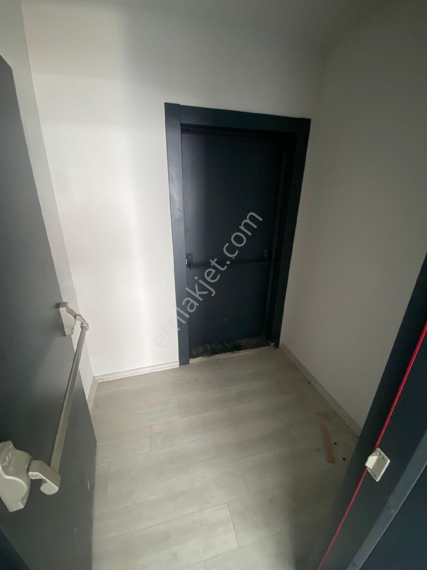 Rekoor Emlaktan Kışlada 3+1 Satılık Daire - Görsel 11