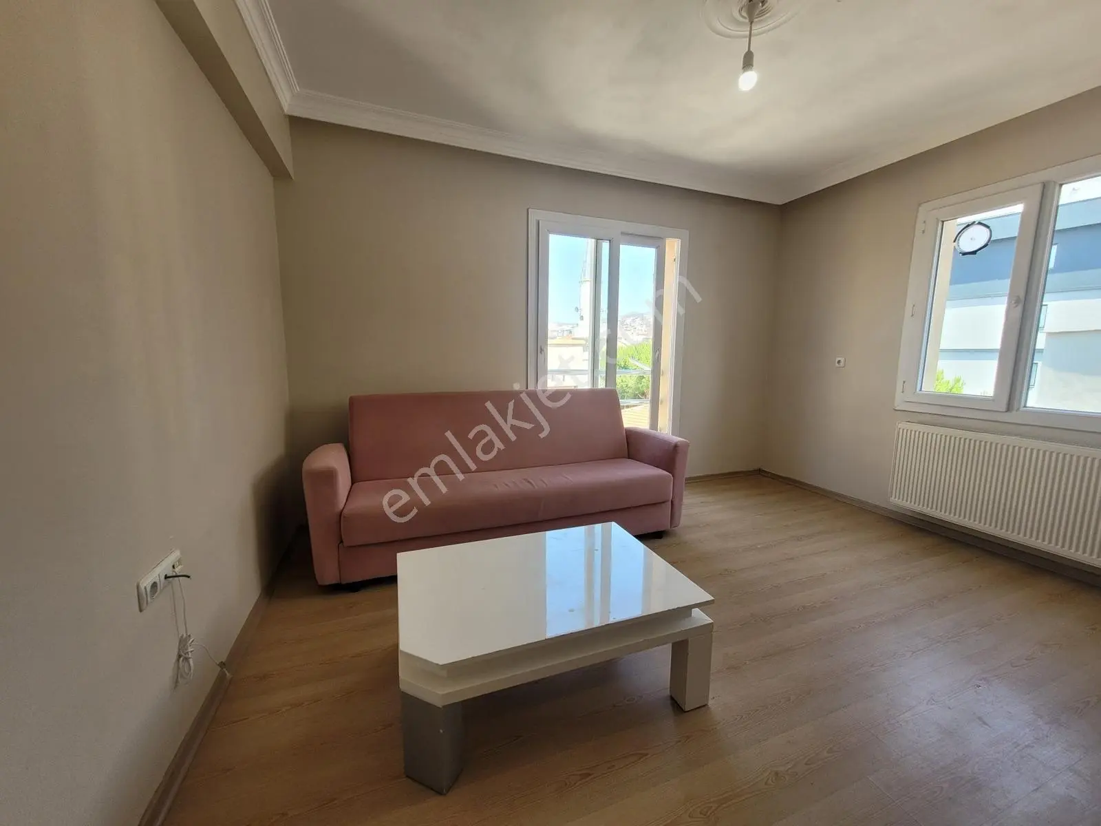 Ege Üniversitesi Ve Metroya Yürüme Mesafesinde 1+1 Kiralık Daire