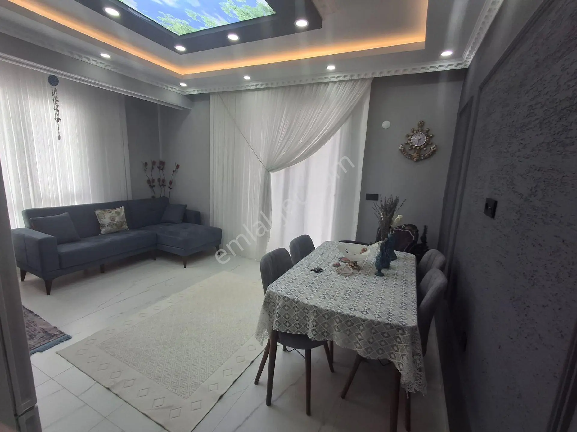 Modern Tasarımlı, Gökyüzü Tavanlı, Geniş Cam Balkonlu Daire - Görsel 4
