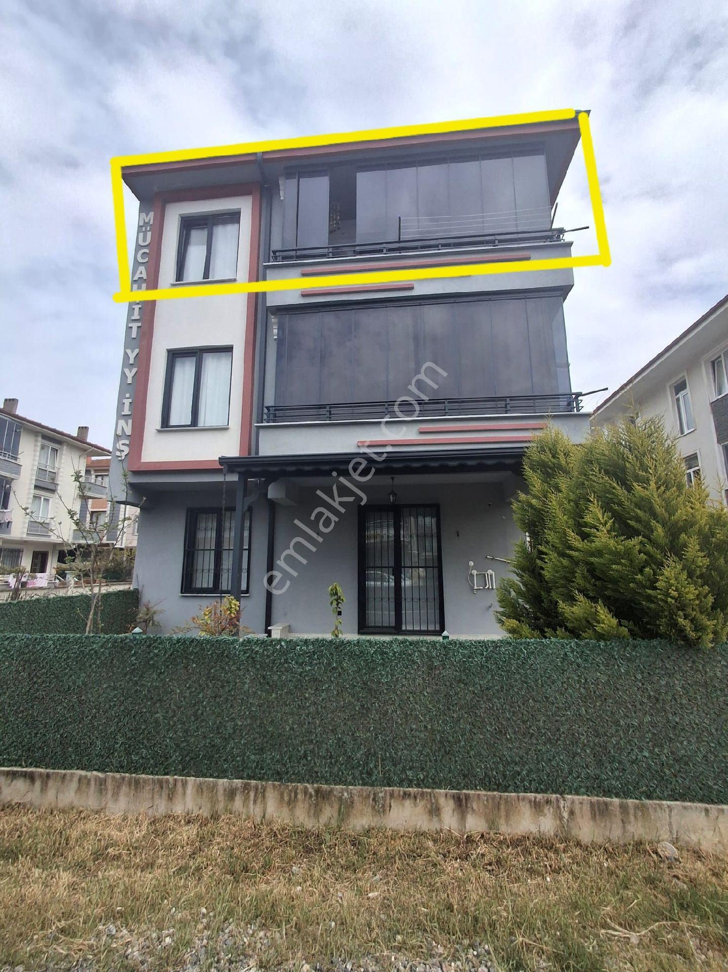 Modern Tasarımlı, Gökyüzü Tavanlı, Geniş Cam Balkonlu Daire - Görsel 16