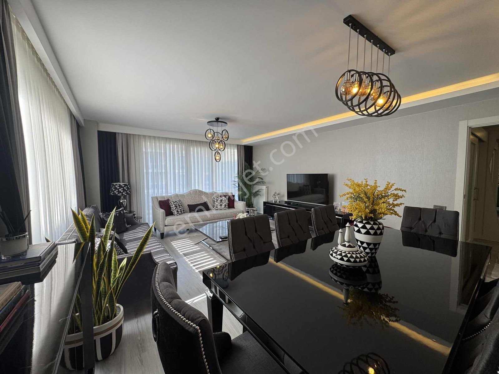 Remax Mahmut Bekdemirden Beylikdüzü Kalekent 2 Lüks 3+1 Daire - Görsel 6