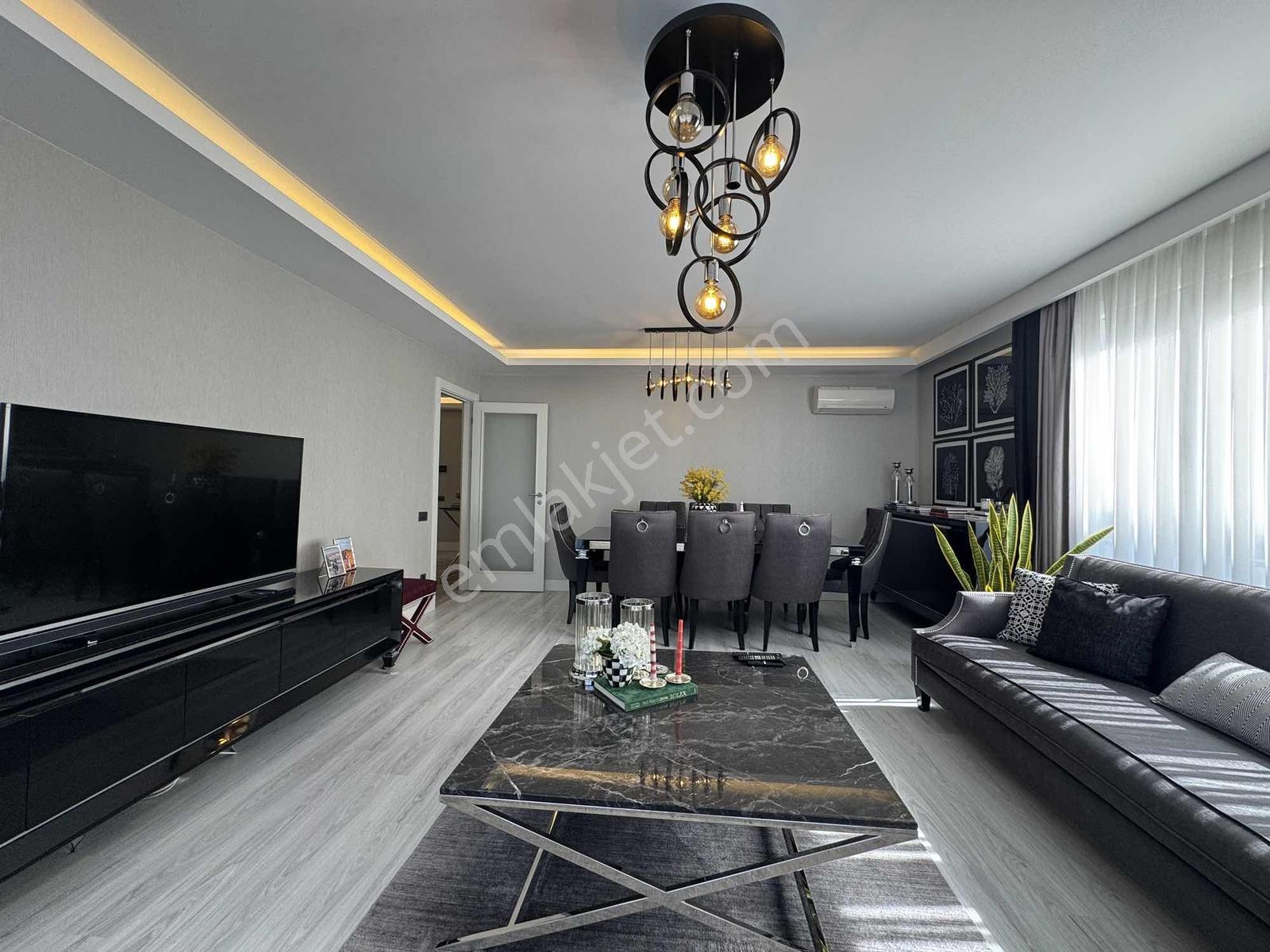 Remax Mahmut Bekdemirden Beylikdüzü Kalekent 2 Lüks 3+1 Daire - Görsel 8