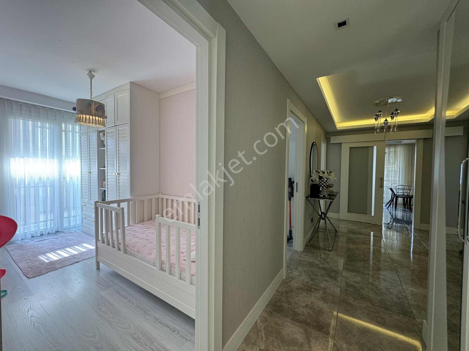 Remax Mahmut Bekdemirden Beylikdüzü Kalekent 2 Lüks 3+1 Daire - Görsel 16