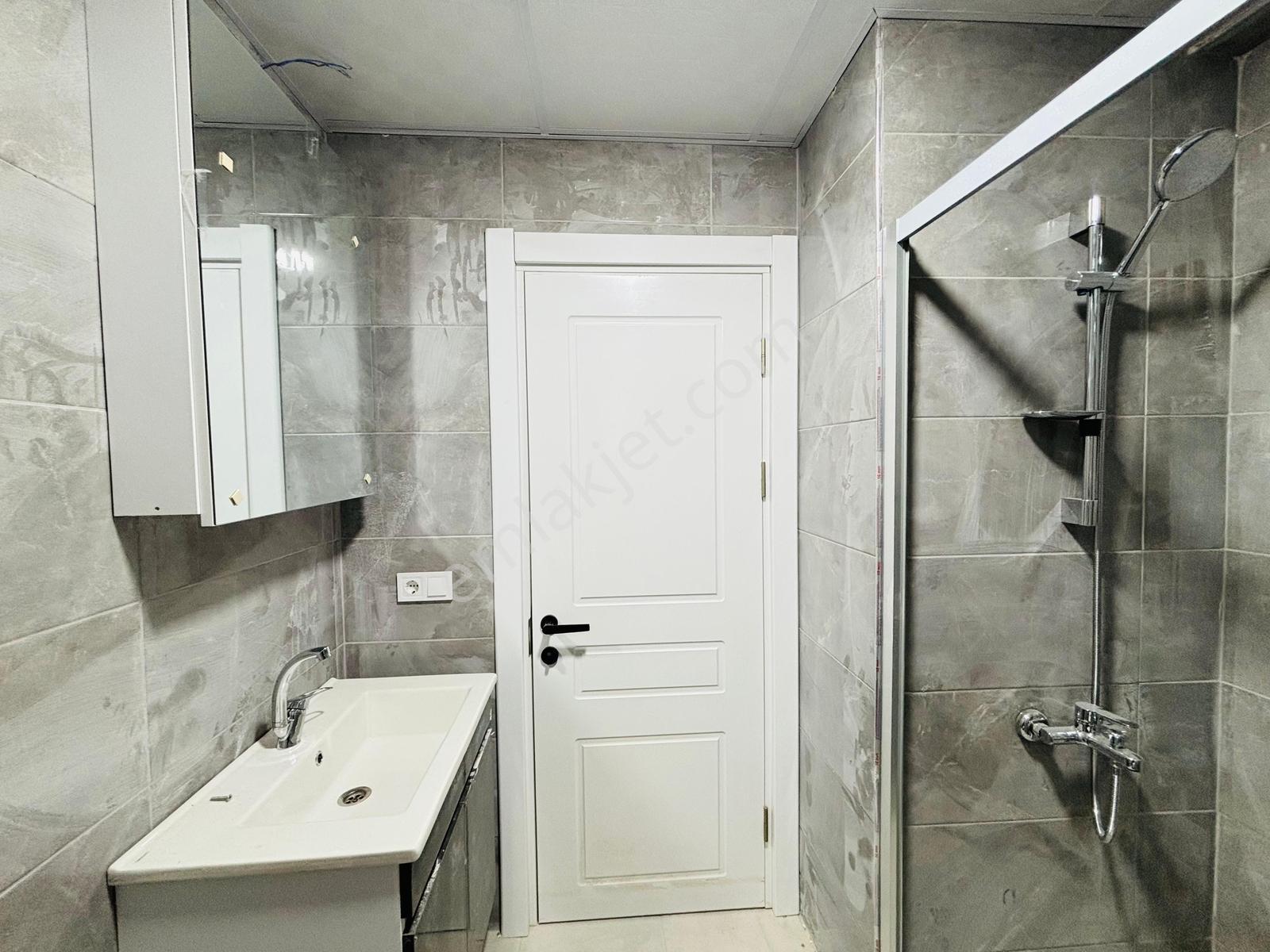 Güven'den Site İçerisinde 7/24 Güvenlikli Havuzlu Kiralık 1+1 Ev - Görsel 7