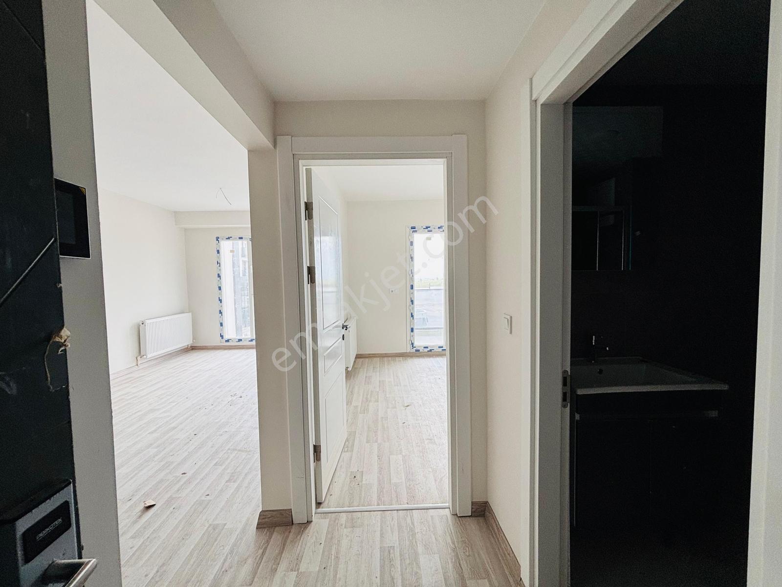Güven'den Site İçerisinde 7/24 Güvenlikli Havuzlu Kiralık 1+1 Ev - Görsel 10