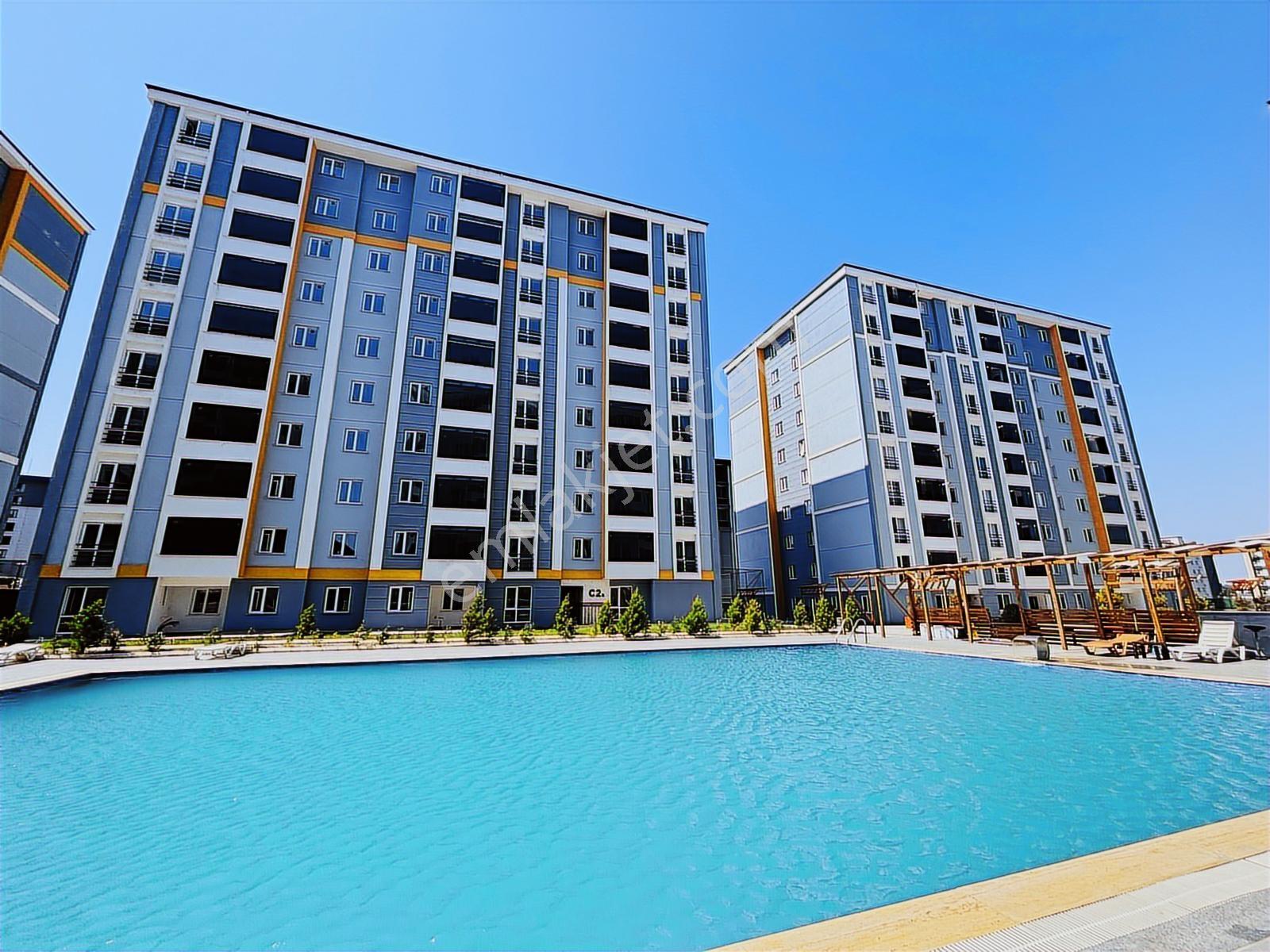 Güven'den *7/24 Güvenlikli,k.otoparklı,açık Havuzlu* Sitede 3+1