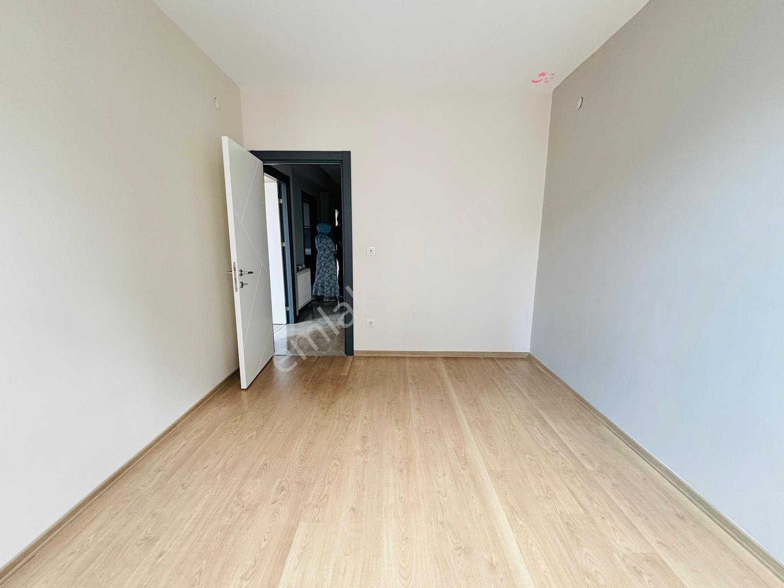 Güven'den 7/24 Güvenlikli Lüks Sitede Hamamlı,havuzlu 3+1 Daire - Görsel 22