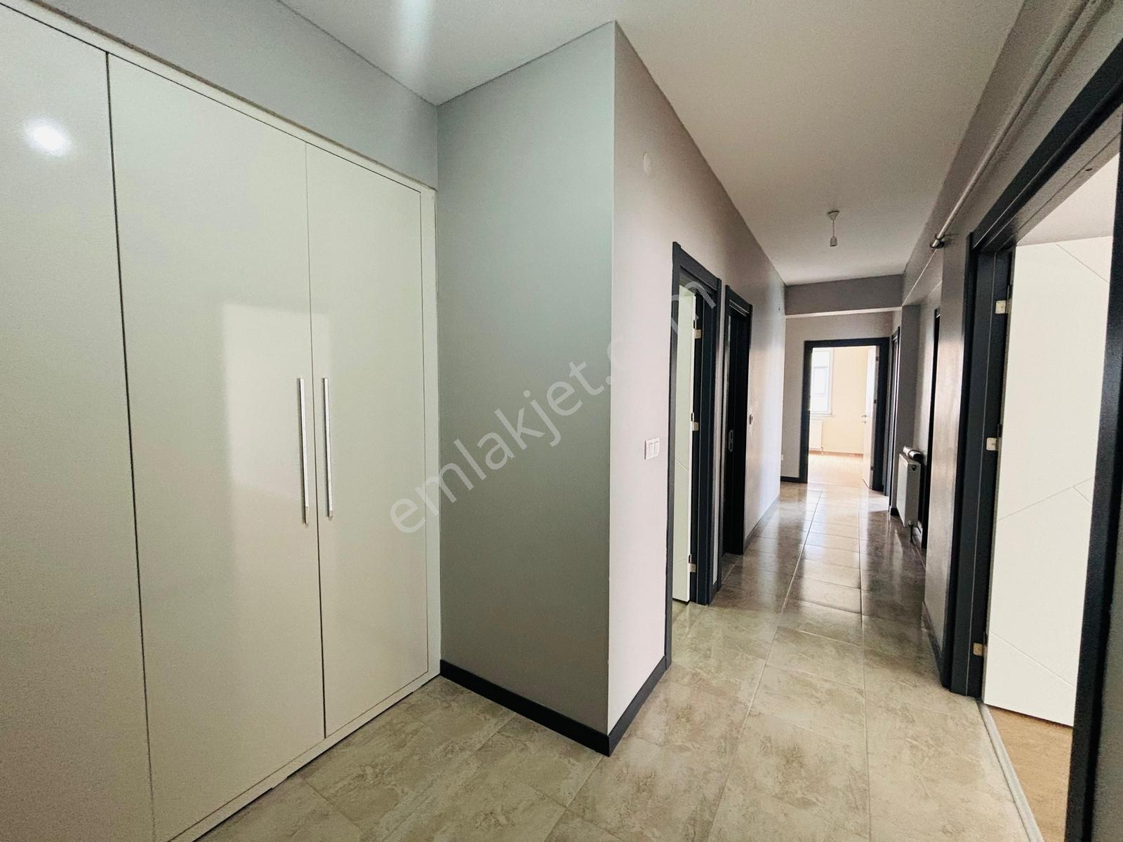 Güven'den 7/24 Güvenlikli Lüks Sitede Hamamlı,havuzlu 3+1 Daire - Görsel 21