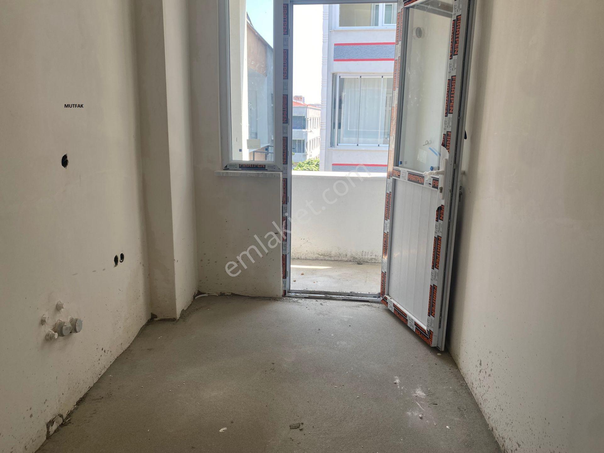 Avrupa Emlak Tan Esenler Çifte Havuzlar Mah 83 M² 2+1 1.2.kat,asansörlü Bina,satılık Daireler - Görsel 3