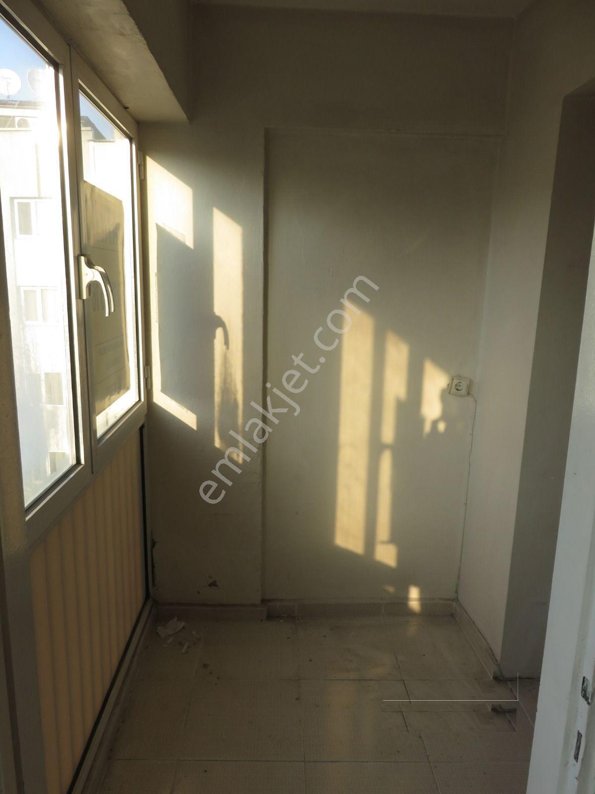 Karşıyaka Tuna Mahallesinde 2+1 Kiralık Daire - Görsel 13