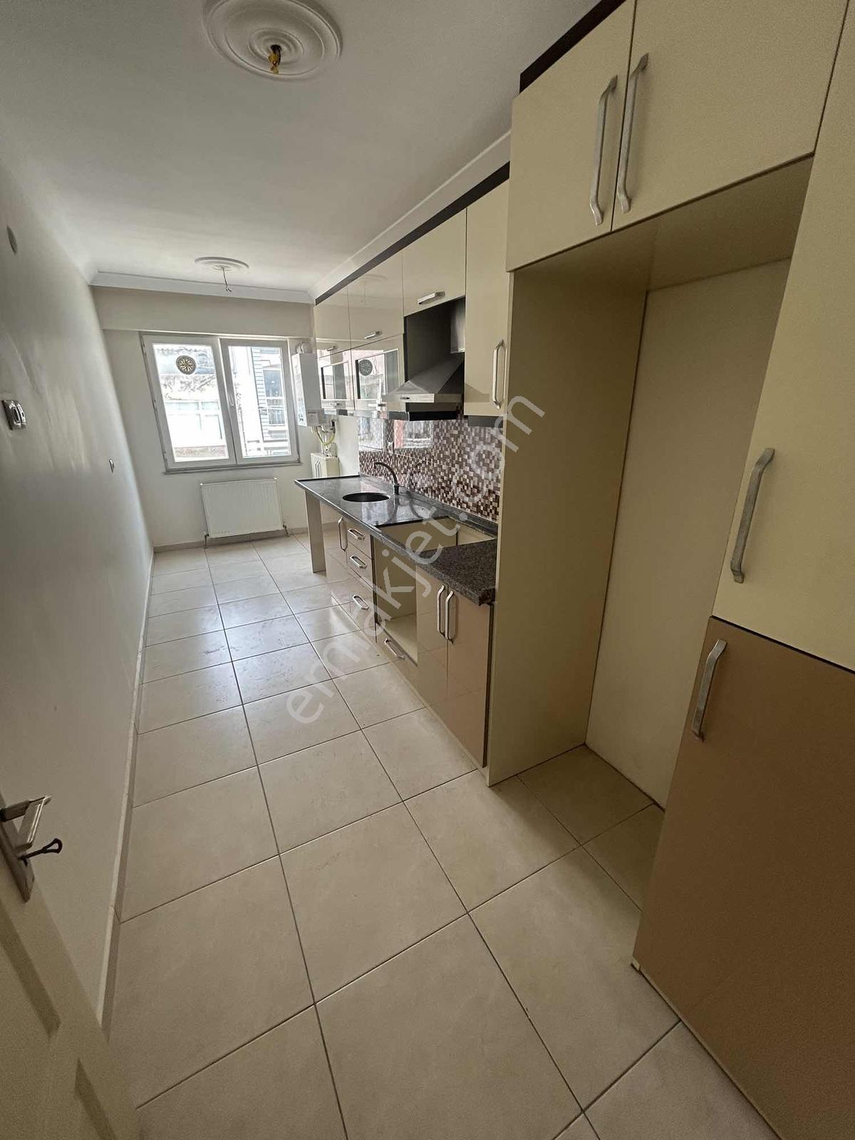 17 Yelül Mah. 3+1 Köşe Başı 120 M2 Ara Kat Kiralık Daire - Görsel 7