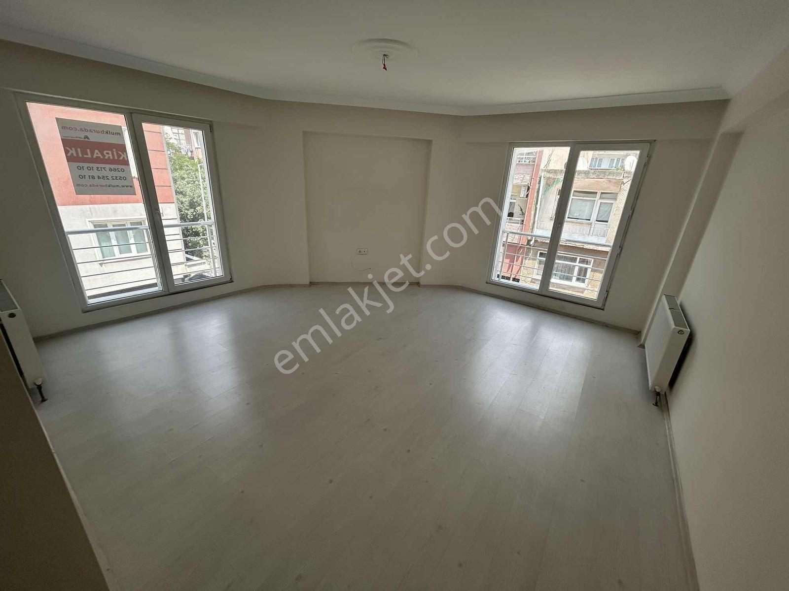 17 Yelül Mah. 3+1 Köşe Başı 120 M2 Ara Kat Kiralık Daire - Görsel 13