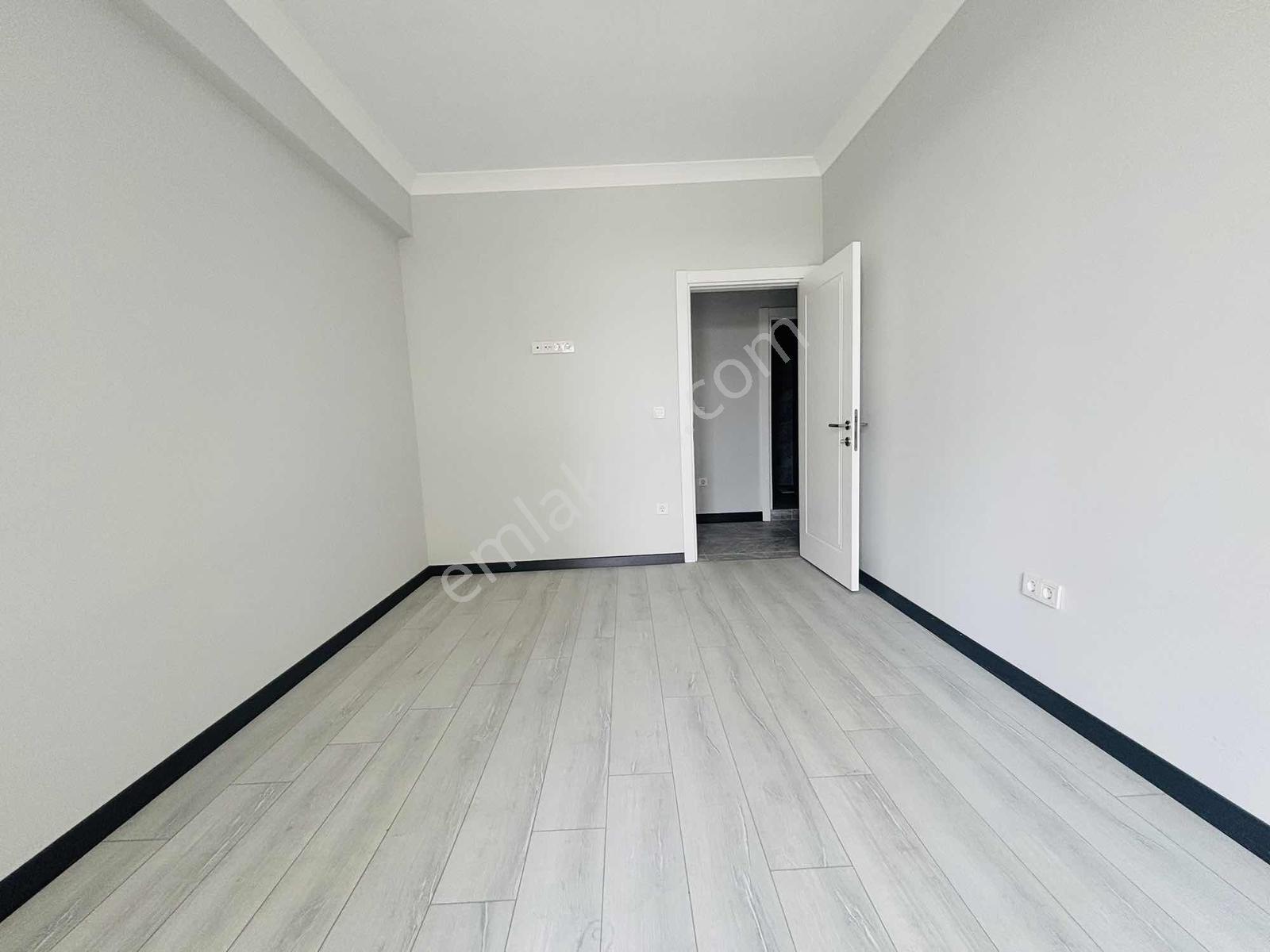 Güven'den 7/24 Güvenlikli,saunalı,havuzlu,k.otoparklı 3+1 Daire - Görsel 13