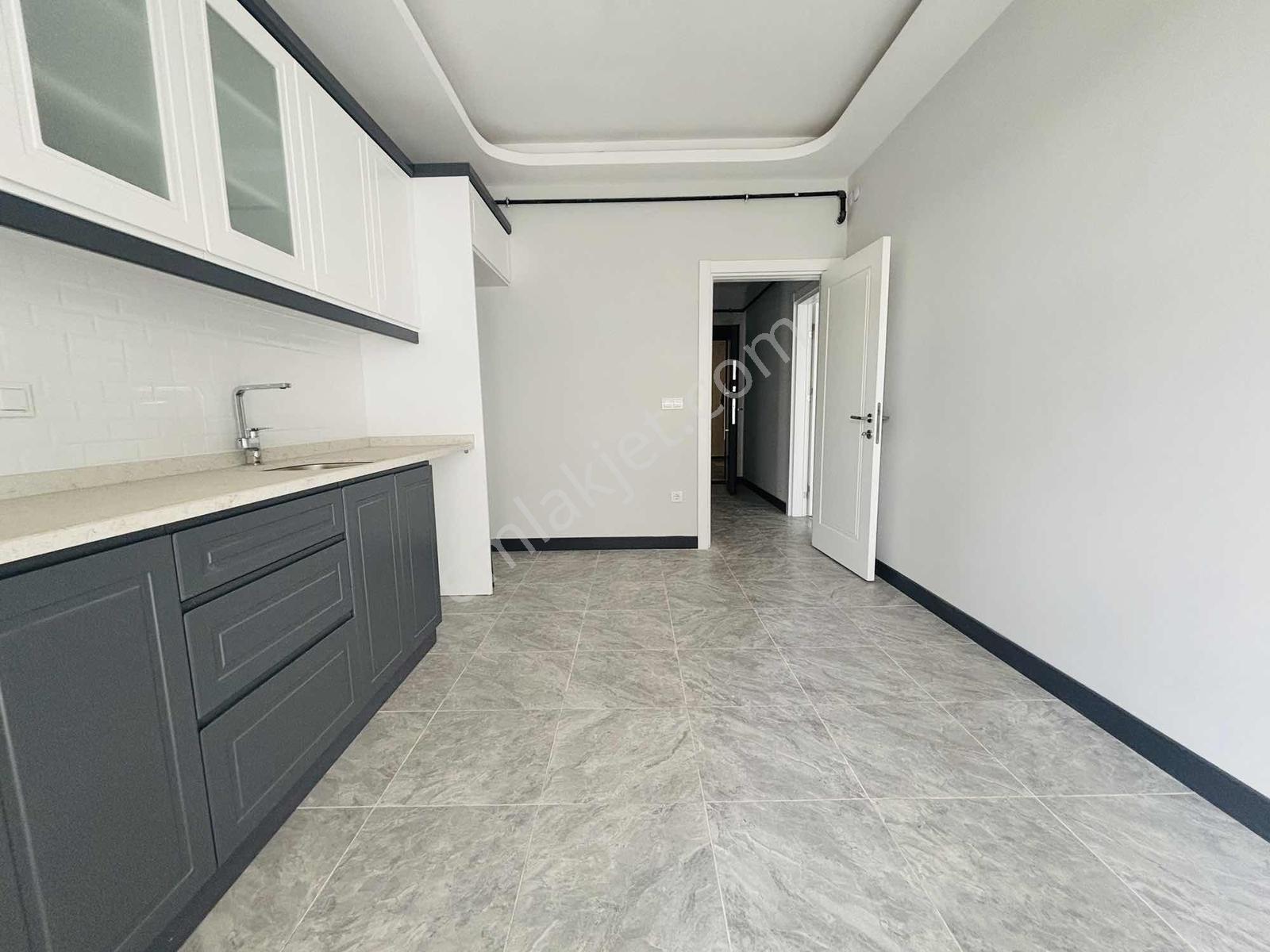 Güven'den 7/24 Güvenlikli,saunalı,havuzlu,k.otoparklı 3+1 Daire - Görsel 8