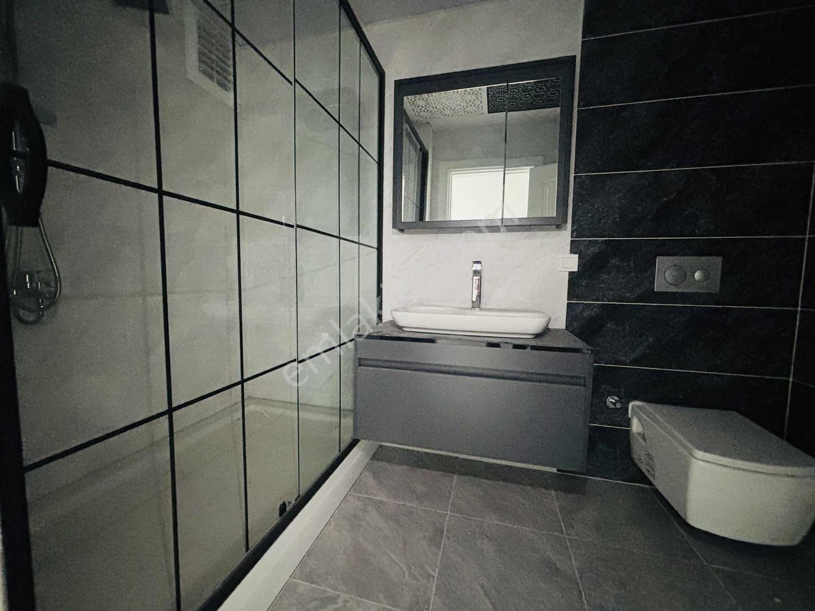 Güven'den 7/24 Güvenlikli,saunalı,havuzlu,k.otoparklı 3+1 Daire - Görsel 35