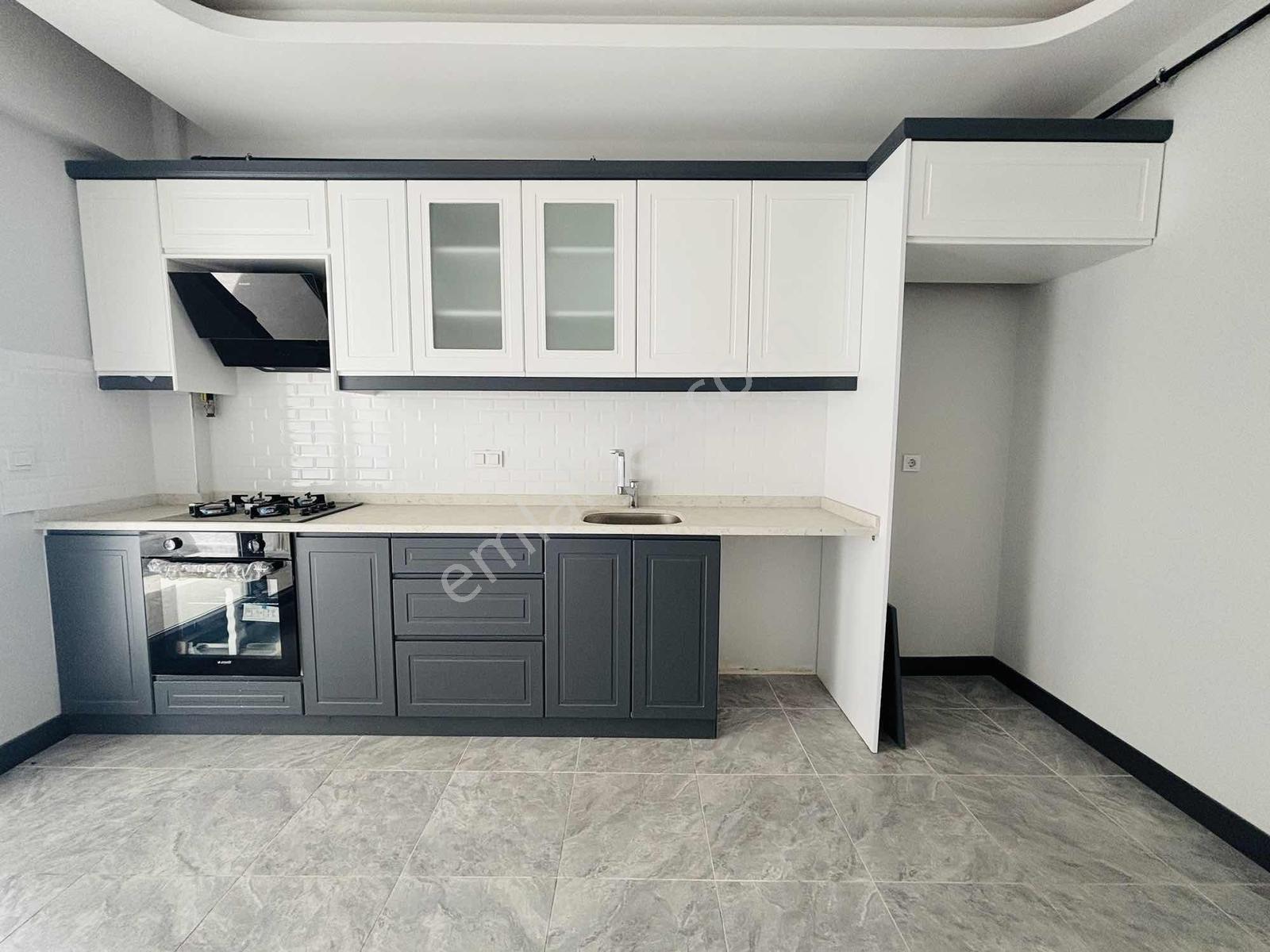 Güven'den 7/24 Güvenlikli,saunalı,havuzlu,k.otoparklı 3+1 Daire - Görsel 33