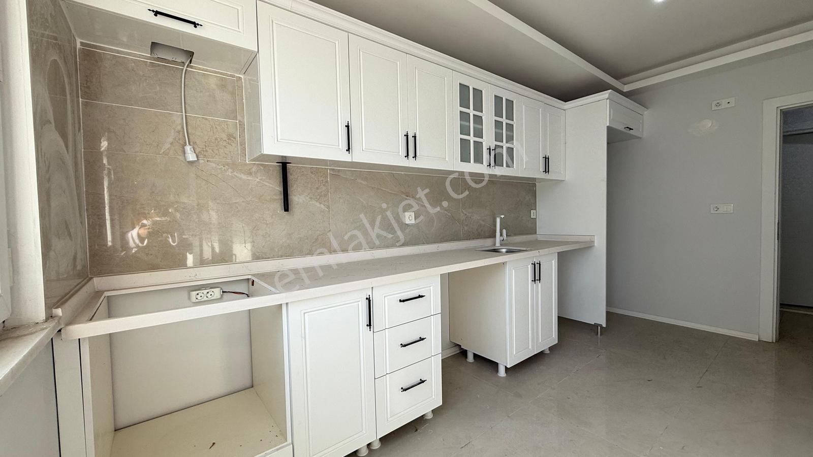 Güven'den Avmye Komşu 7/24 Güvenlikli Havuzlu Sitede Satılık 4+1 - Görsel 22
