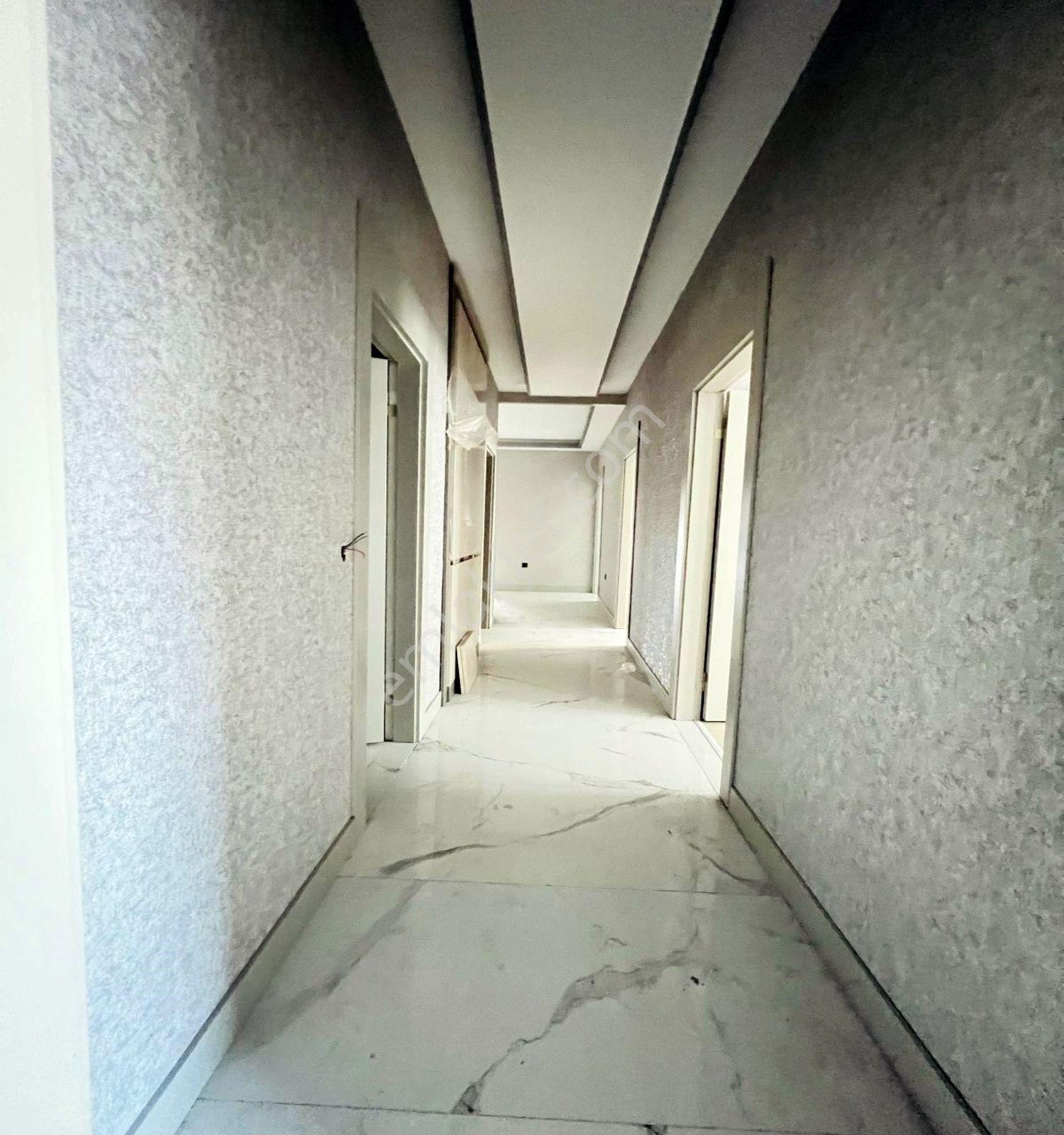 Bulvarda Muhteşem Manzaralı Site Dairesi - Görsel 35