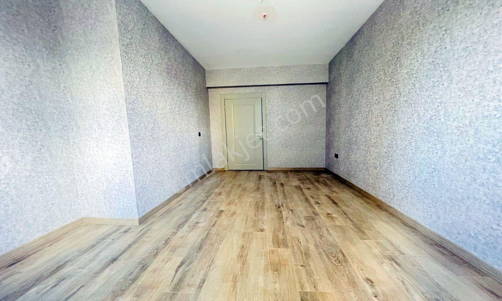 Bulvarda Muhteşem Manzaralı Site Dairesi - Görsel 20