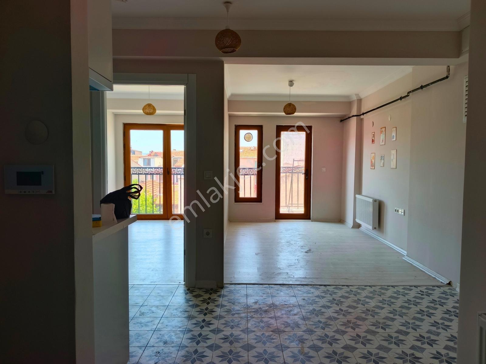 Merkezi Konum Çarşı İçi Kiralık Dublex Daire - Görsel 2