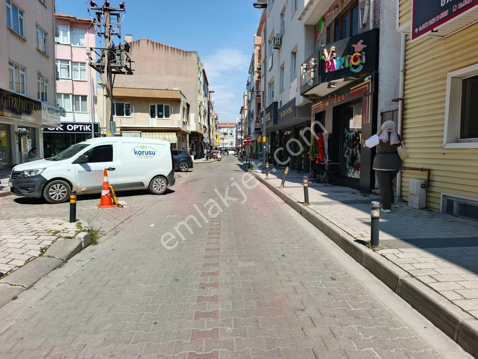 Merkezi Konum Çarşı İçi Kiralık Dublex Daire - Görsel 23