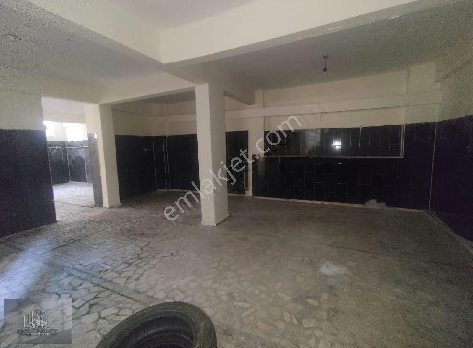 Enes Malik Toraman'dan Kirazlıda 140 M2 Kiralık Bodrum Dükkan - Görsel 3